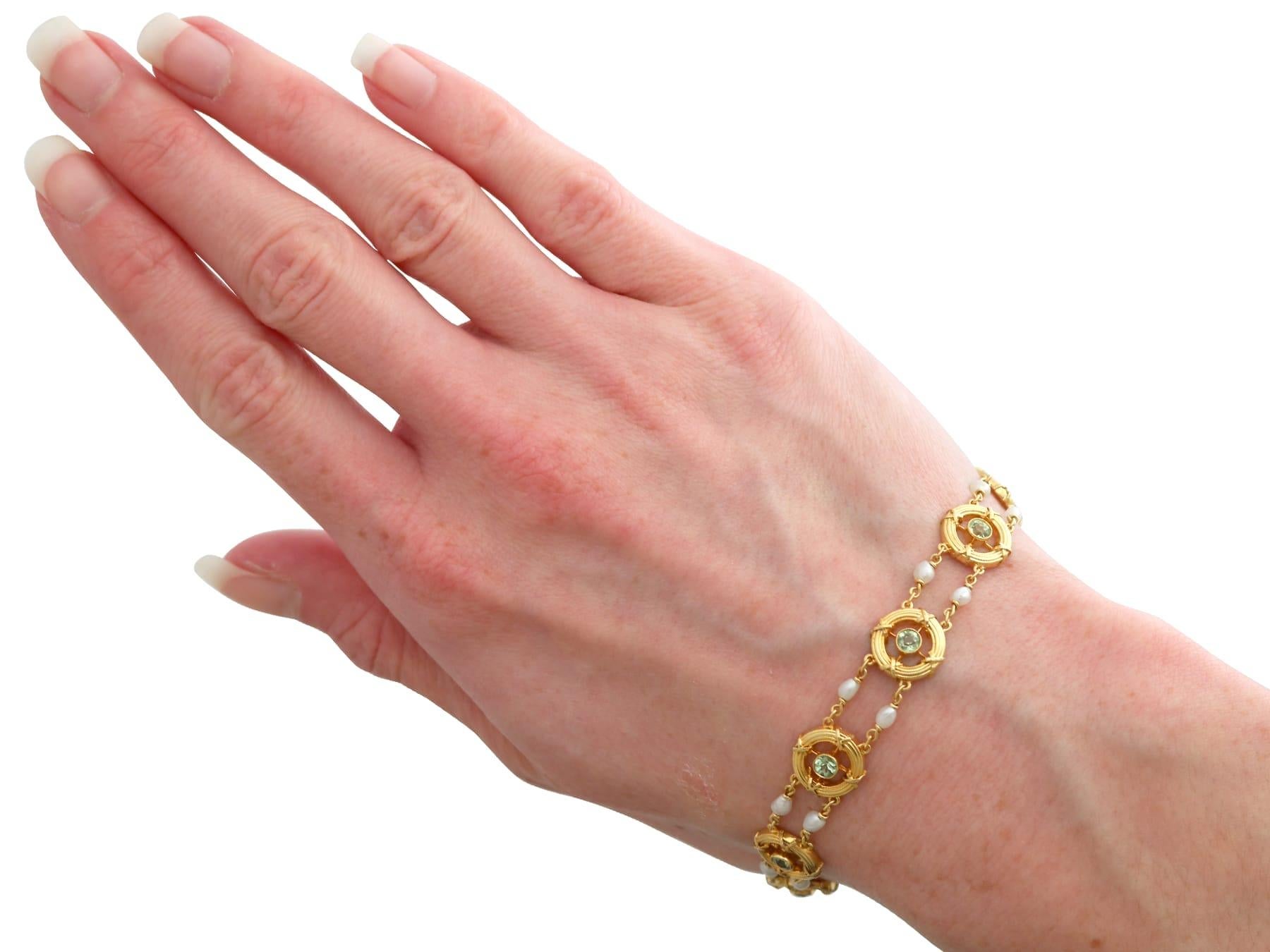 Antique 1.35ct Peridot, Natural Pearl and 15ct Yellow Gold Bracelet Circa 1900 For Sale 5