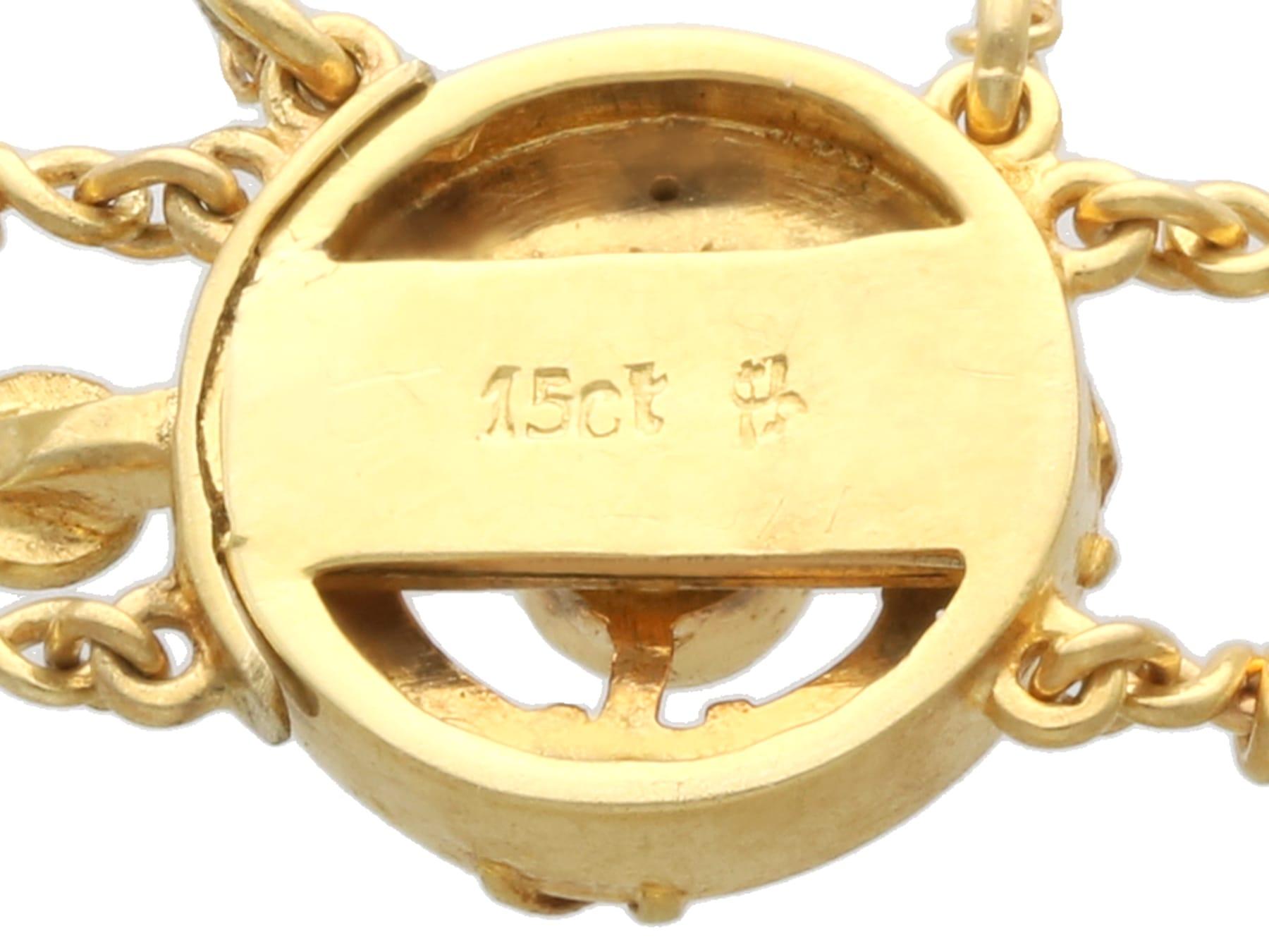 Antique 1.35ct Peridot, Natural Pearl and 15ct Yellow Gold Bracelet Circa 1900 For Sale 3