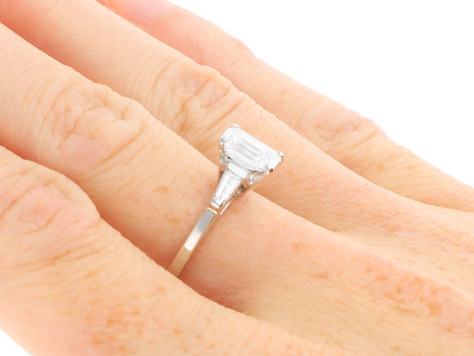 Antiguo anillo de compromiso solitario de 1,36 quilates de diamantes y oro blanco de 14 quilates Circa 1930 en venta 5