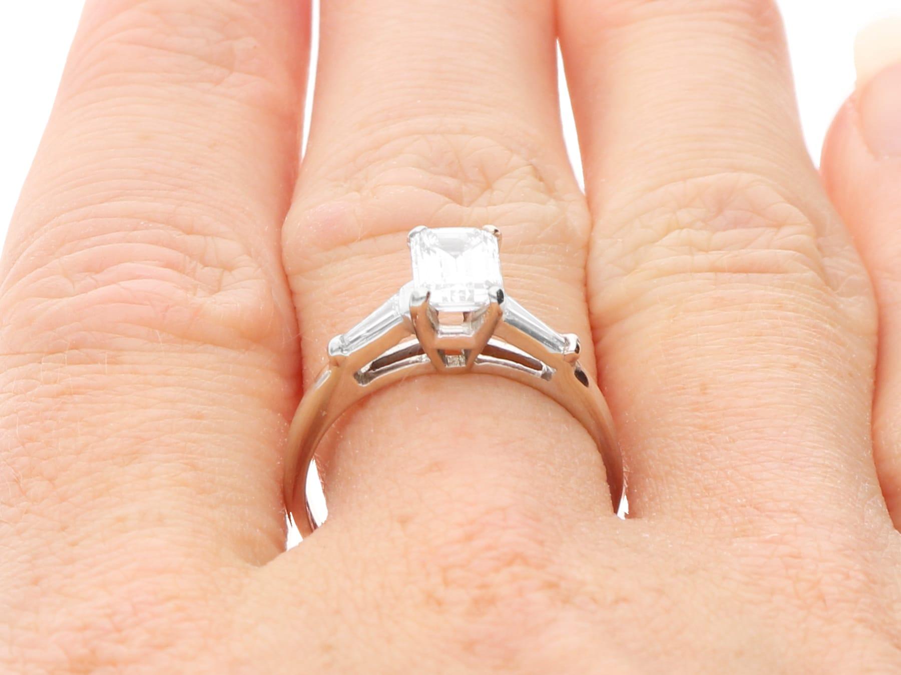 Antiguo anillo de compromiso solitario de 1,36 quilates de diamantes y oro blanco de 14 quilates Circa 1930 en venta 6