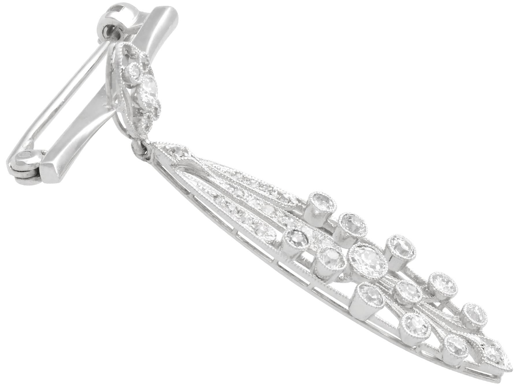 Antique 1.38Ct Diamond Platinum and 15k White Gold Drop Brooch In Excellent Condition For Sale In Jesmond, Newcastle Upon Tyne