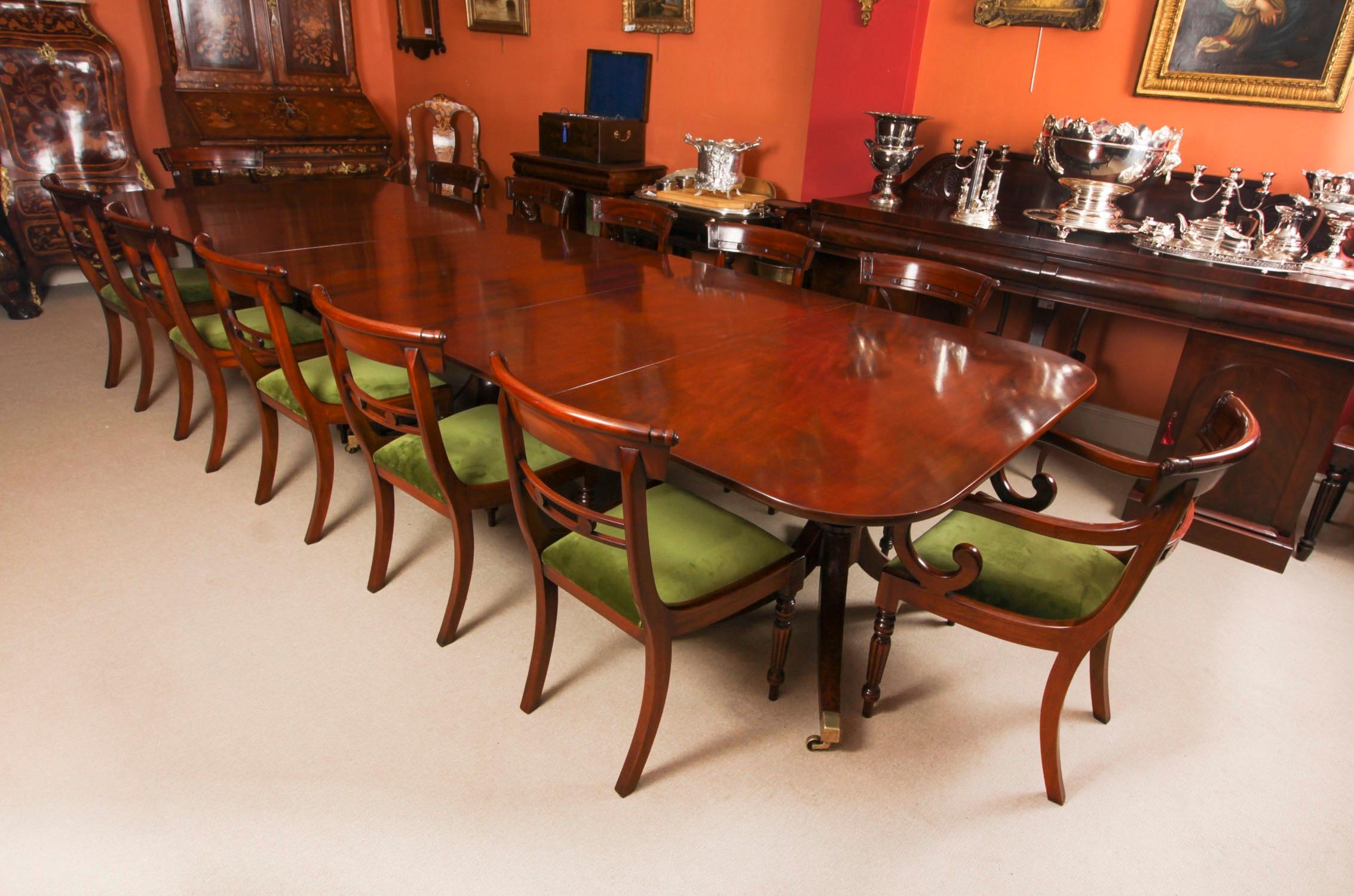 Ancienne table de salle à manger à trois piliers George IV Regency 13ft C1830 19ème siècle Bon état - En vente à London, GB