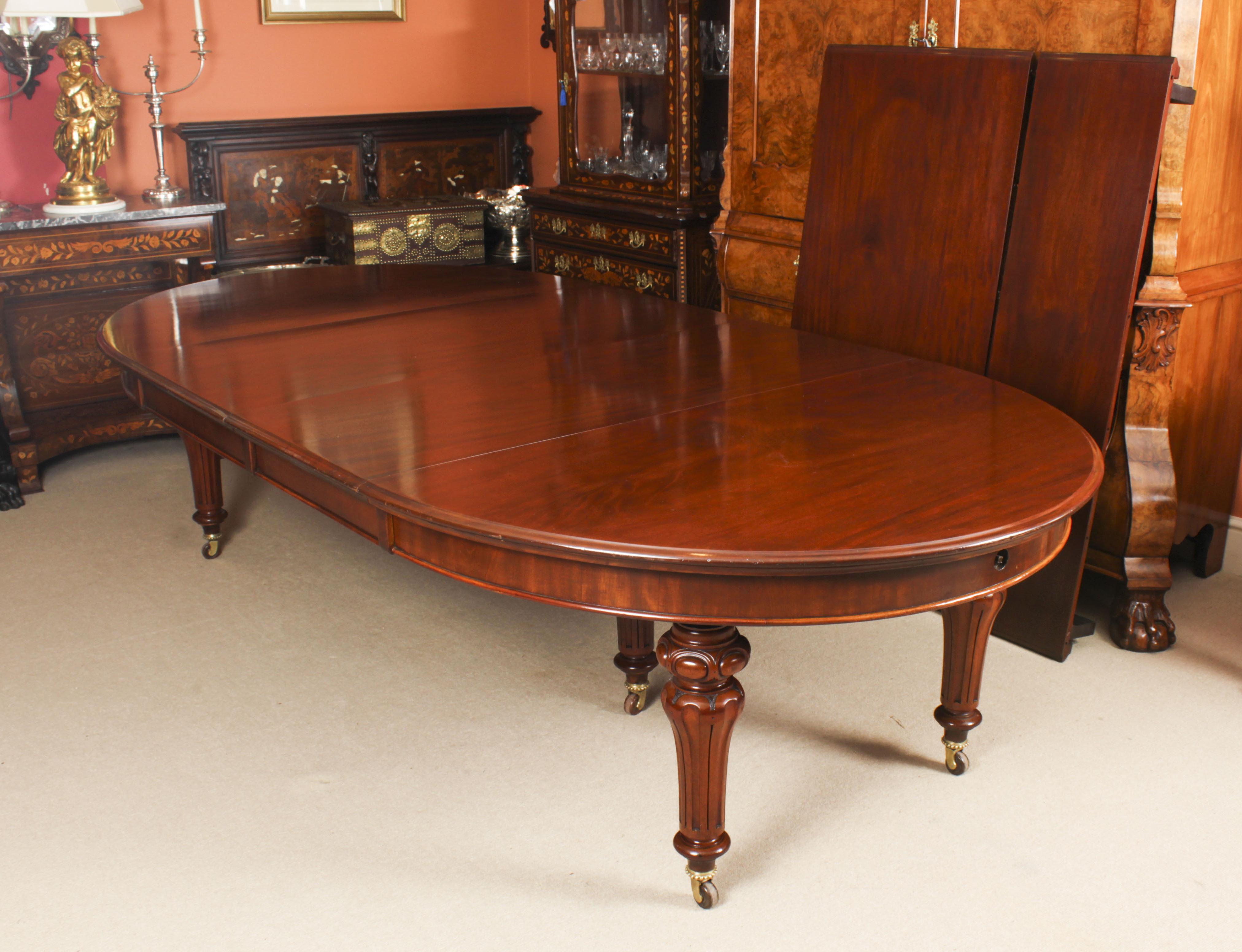 Antique 13ft William IV Oval Flame Mahogany Extending Dining Table 19th C 3