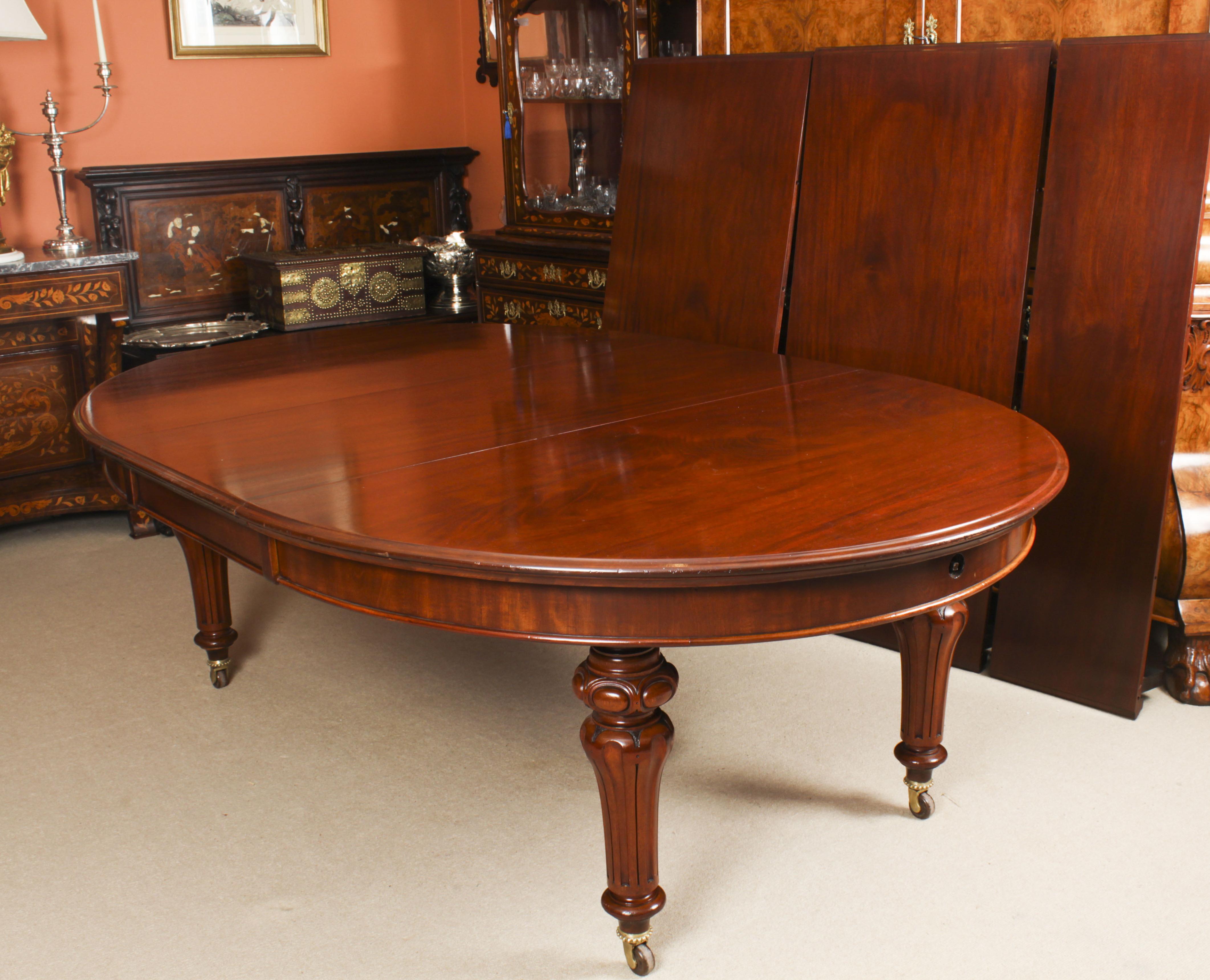 Antique 13ft William IV Oval Flame Mahogany Extending Dining Table 19th C 4