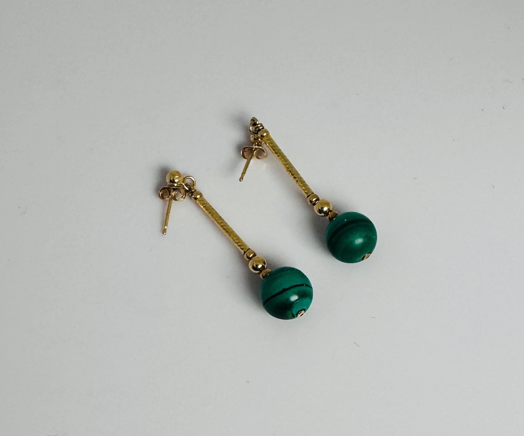 Antique 14 carat gold earrings with green macalite bols For Sale 1