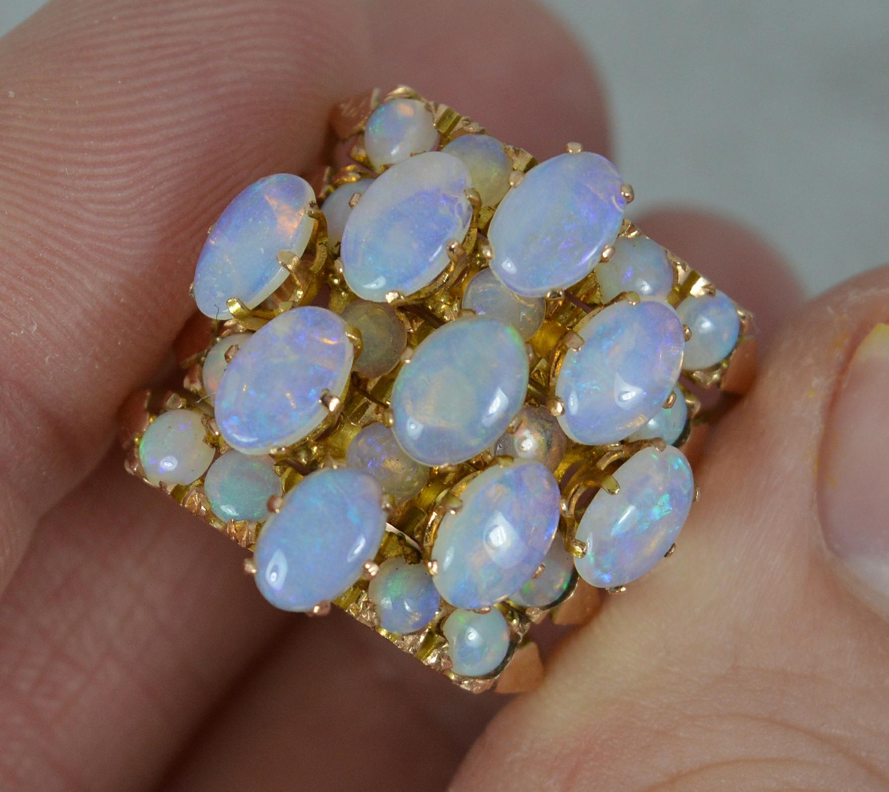 Antiker 14 Karat Roségold und Opal Fünf-Ring-Stack-Cluster-Ring im Zustand „Hervorragend“ im Angebot in St Helens, GB