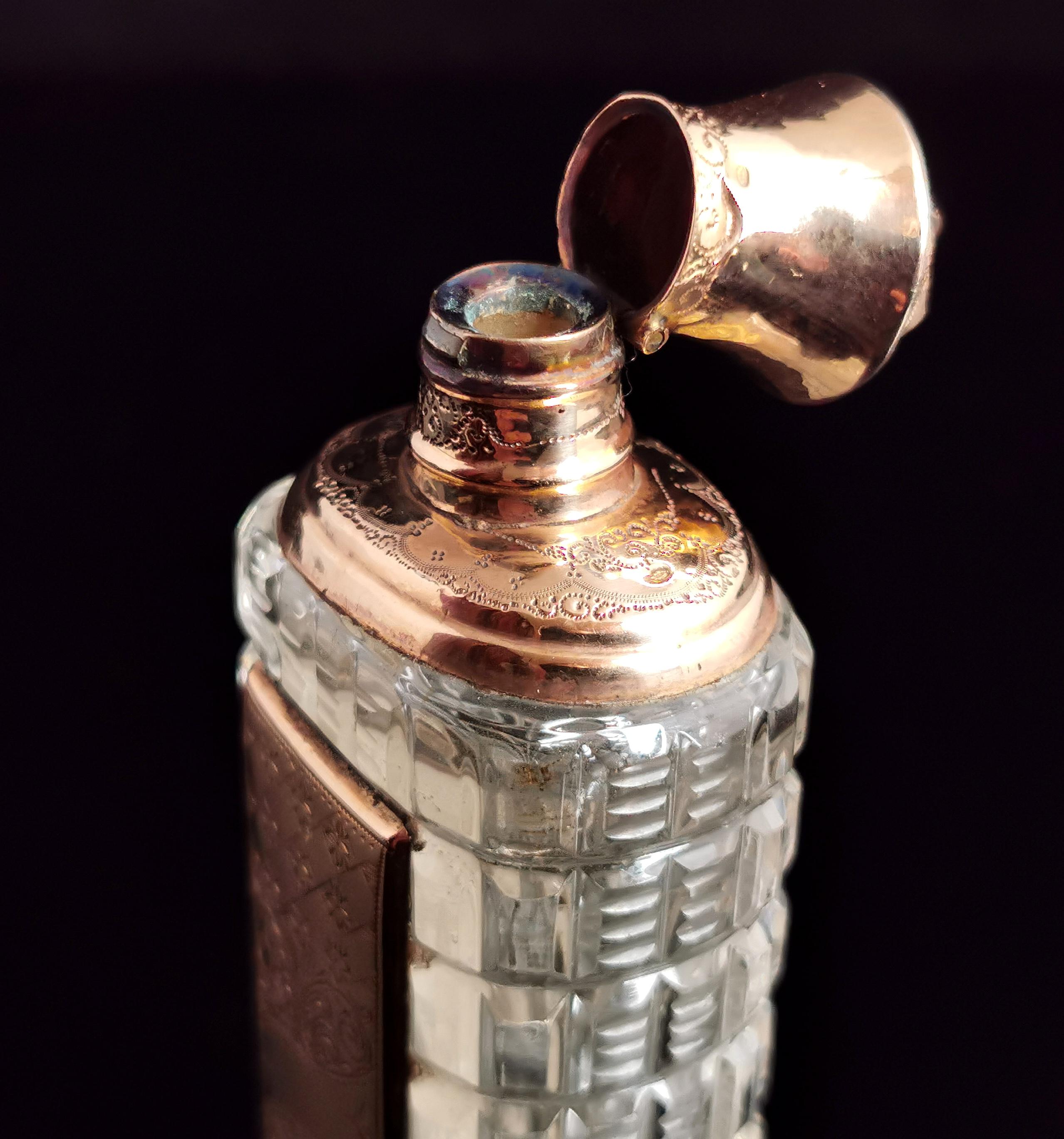 Bouteille à parfum ancienne en verre taillé en or 14 carats, coffret, 19ème siècle en vente 6