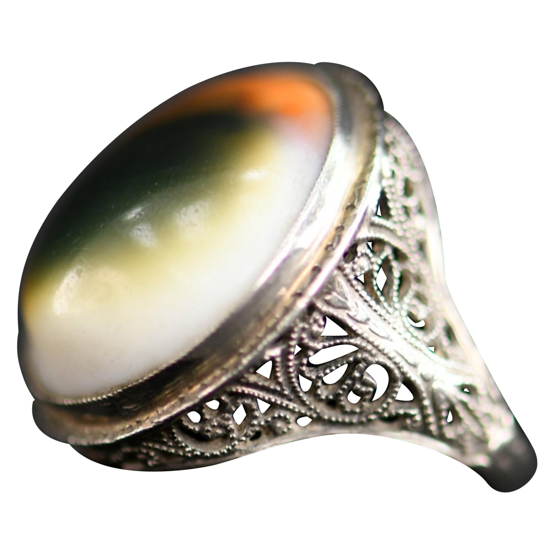 Antique 14-Karat Gold Filigree Eye of Shiva Shell Ring For Sale