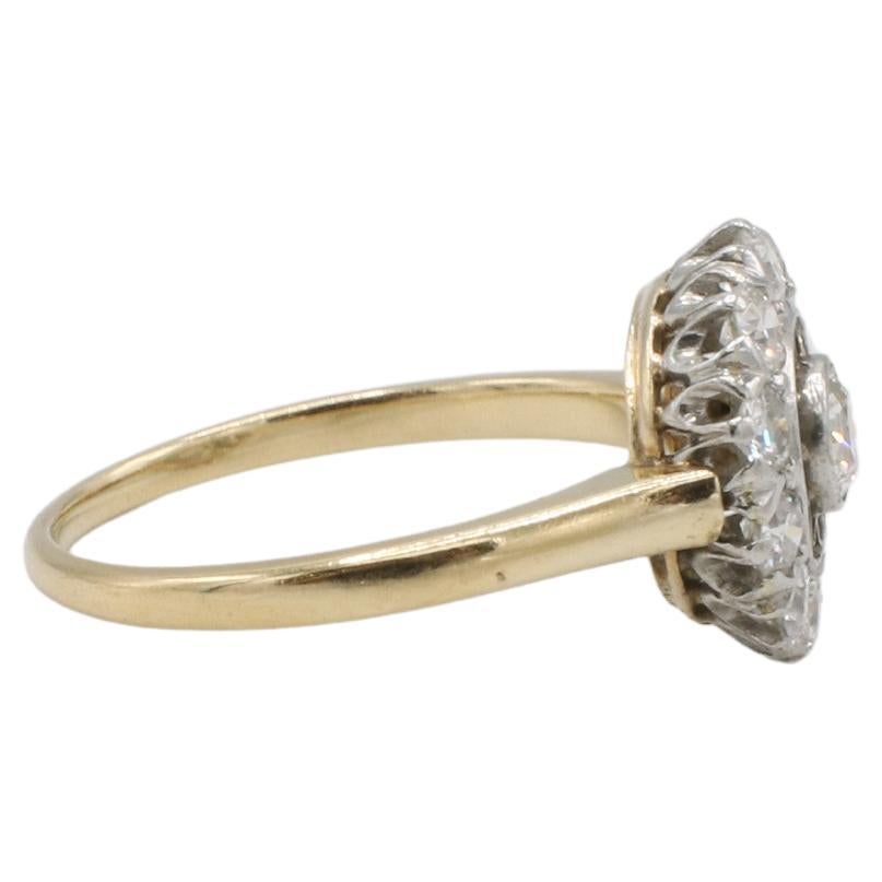 Antiker 14 Karat Gold Alt Europäischer Schliff Natürlicher Diamant Filigran Cluster Halo Ring 
Metall: 14k Weiß-/Gelbgold
Gewicht: 2.71 Gramm
Diamanten: Ca. 0,80 CTW alt-europäischer Schliff J SI natürliche Diamanten 
Höhe: 5mm
Oberseite: