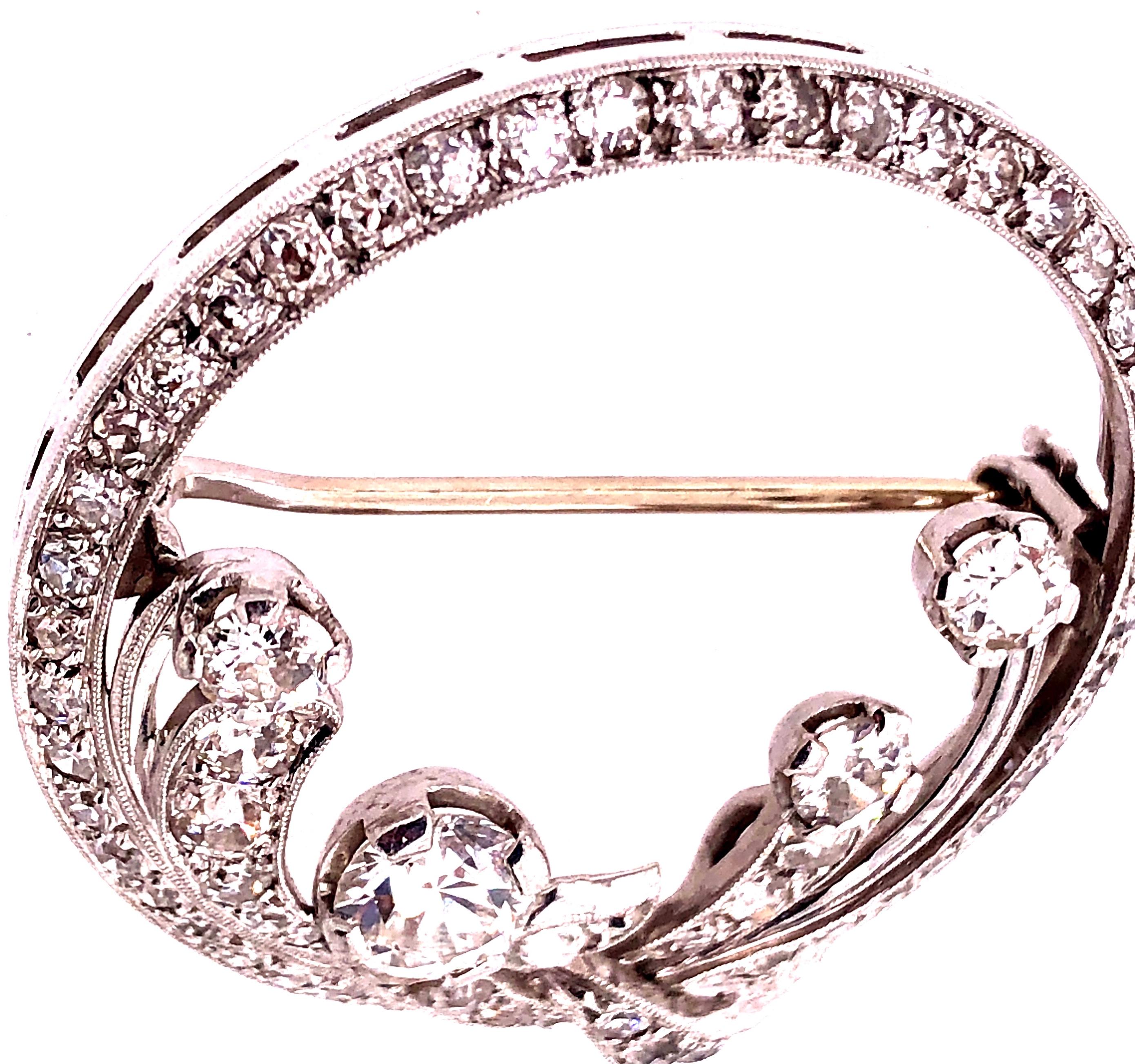 Antique 14 Karat Pin or Brooch in White Gold Diamond Circle In Good Condition For Sale In Stamford, CT