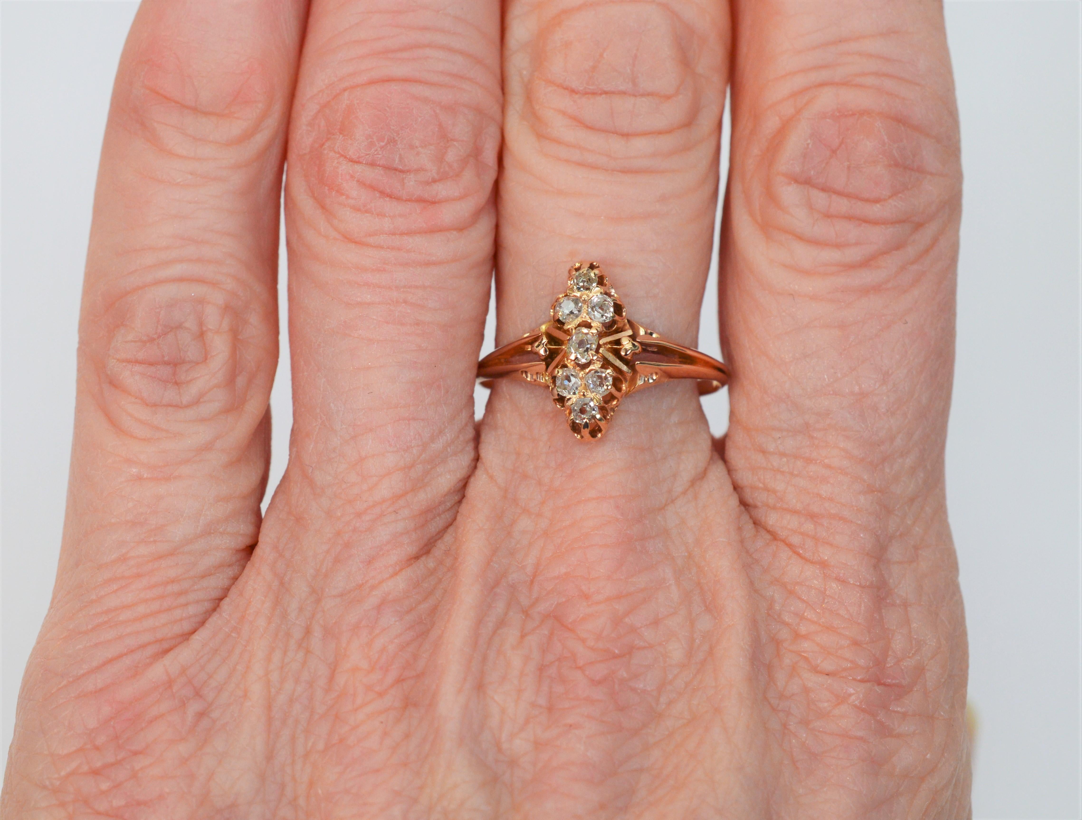 Antiker antiker 14 Karat Gelbgold Diamant-Cluster-Marquis-Ring im Angebot 3