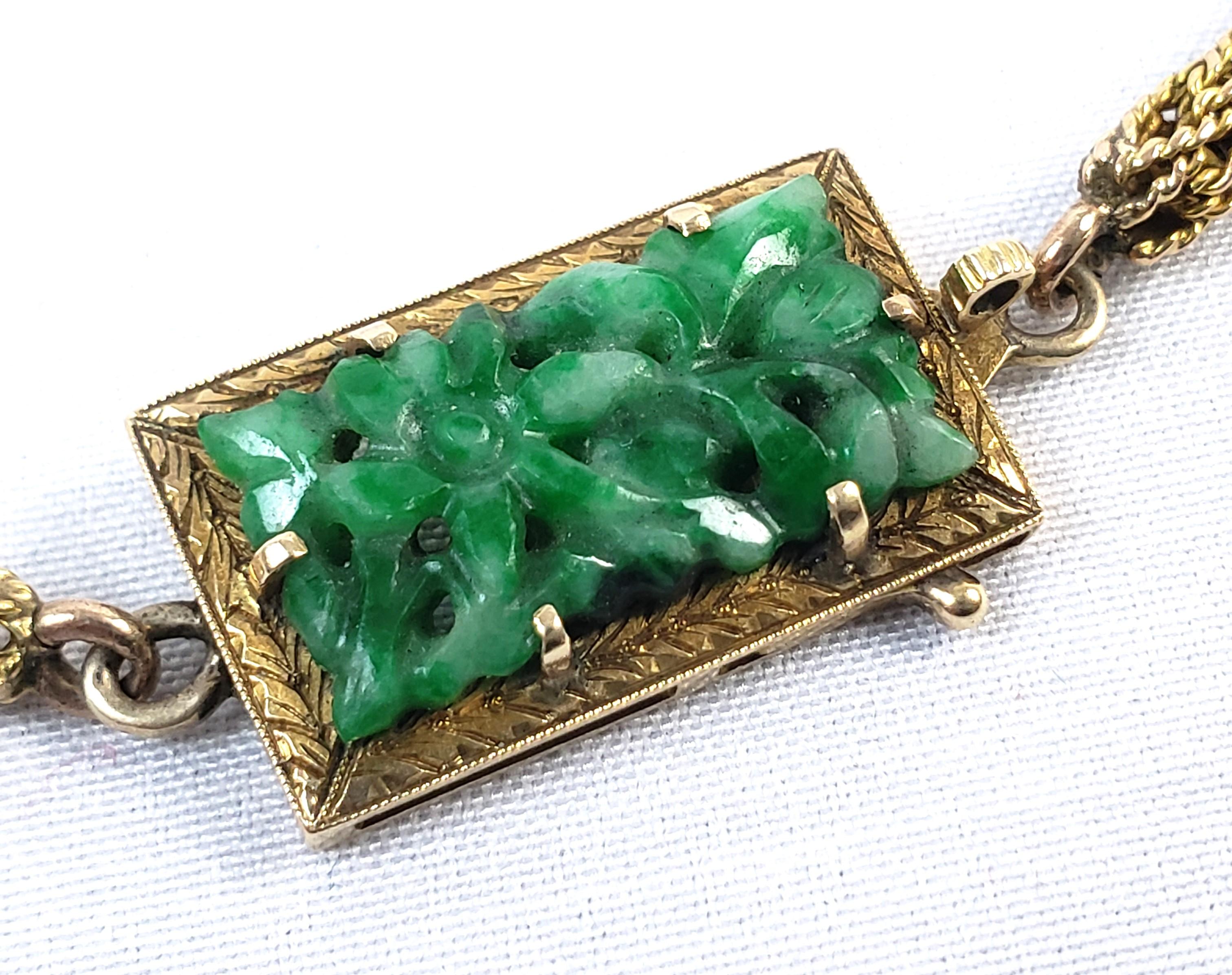 20th Century Antique 14 Karat Yellow Gold & Hand-Carved Jade Chinoiserie Styled Necklace For Sale