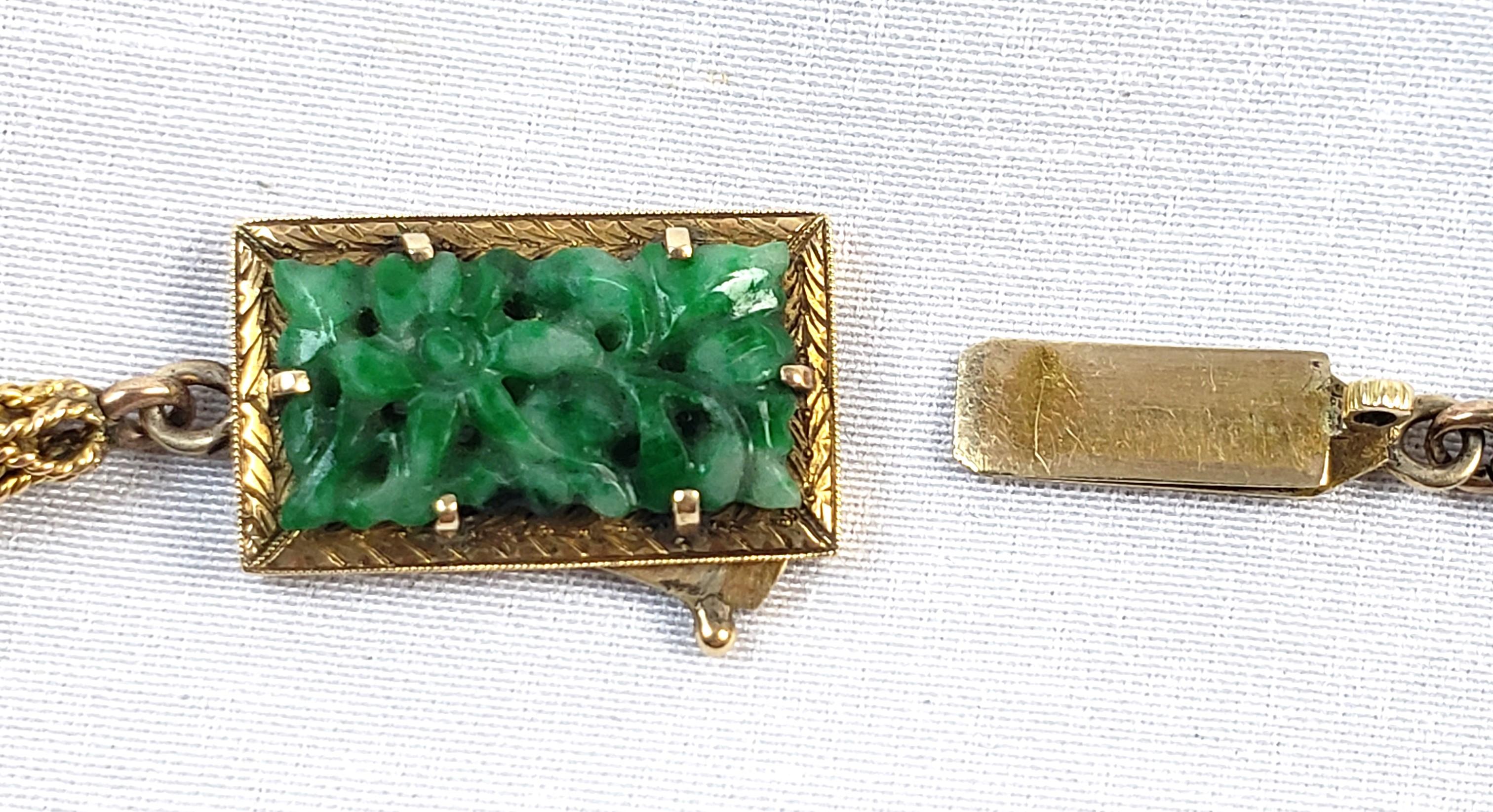 Antike Halskette aus 14 Karat Gelbgold und handgeschnitzter Jade im Chinoiserie-Stil (Gold) im Angebot