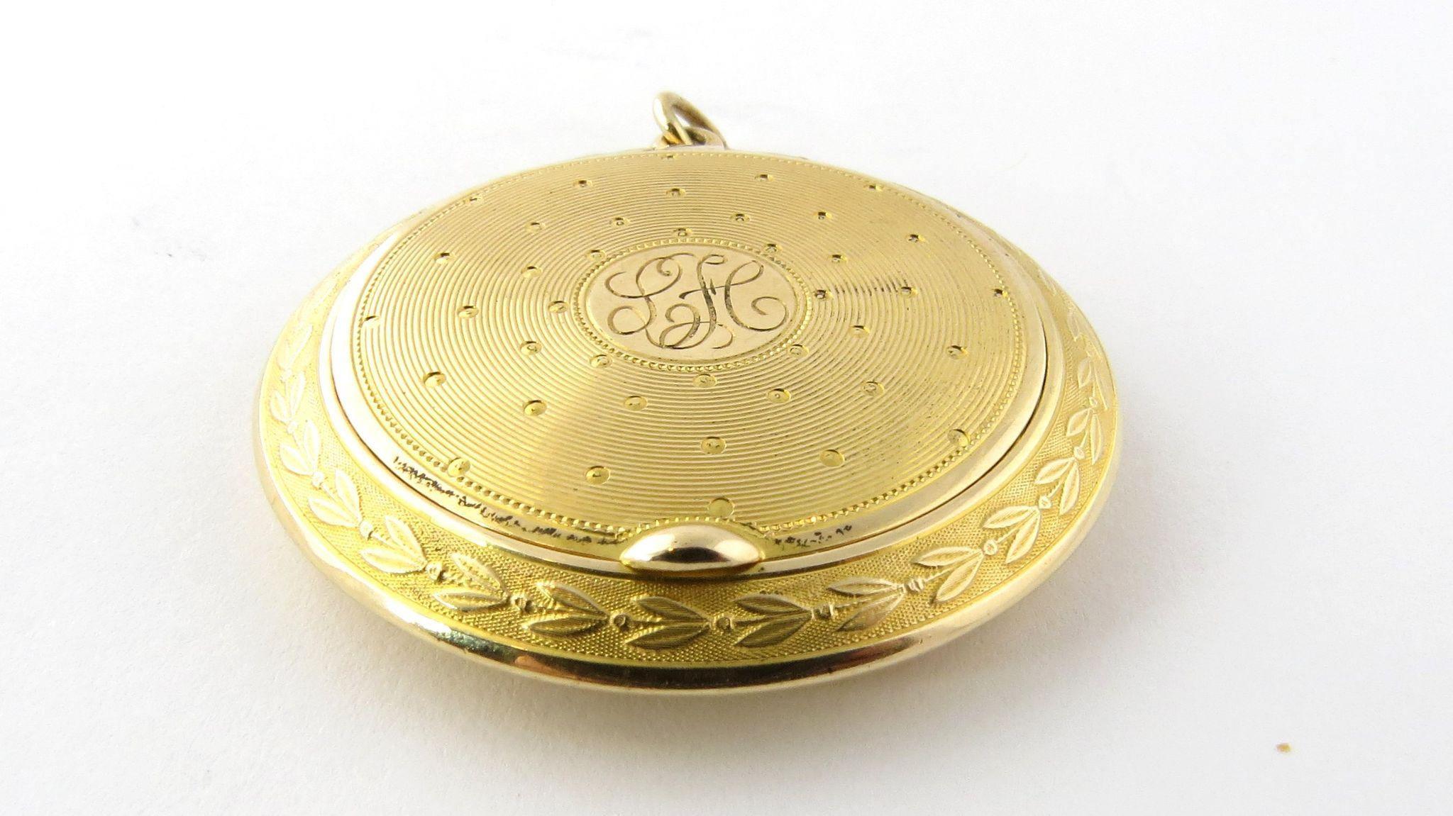 Antique 14 Karat Yellow Gold Locket and Compact Snuff Box Pendant In Excellent Condition In Washington Depot, CT