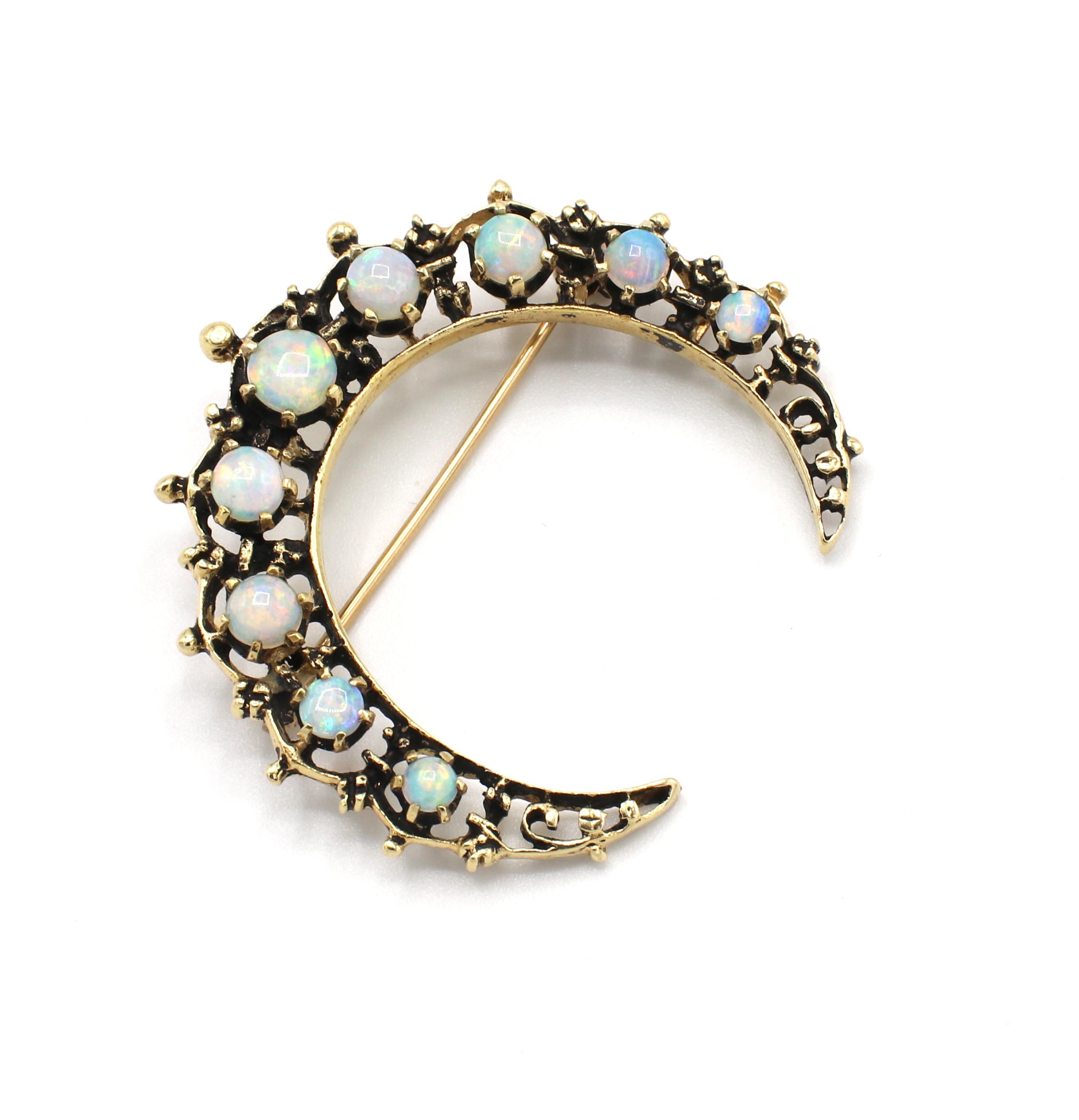 Antique 14K Yellow Gold Opal Cabochon Crescent Moon Brooch Pin
Metal: 14k yellow gold
Weight: 6.66 grams
Length: 36mm
Width: 34mm
