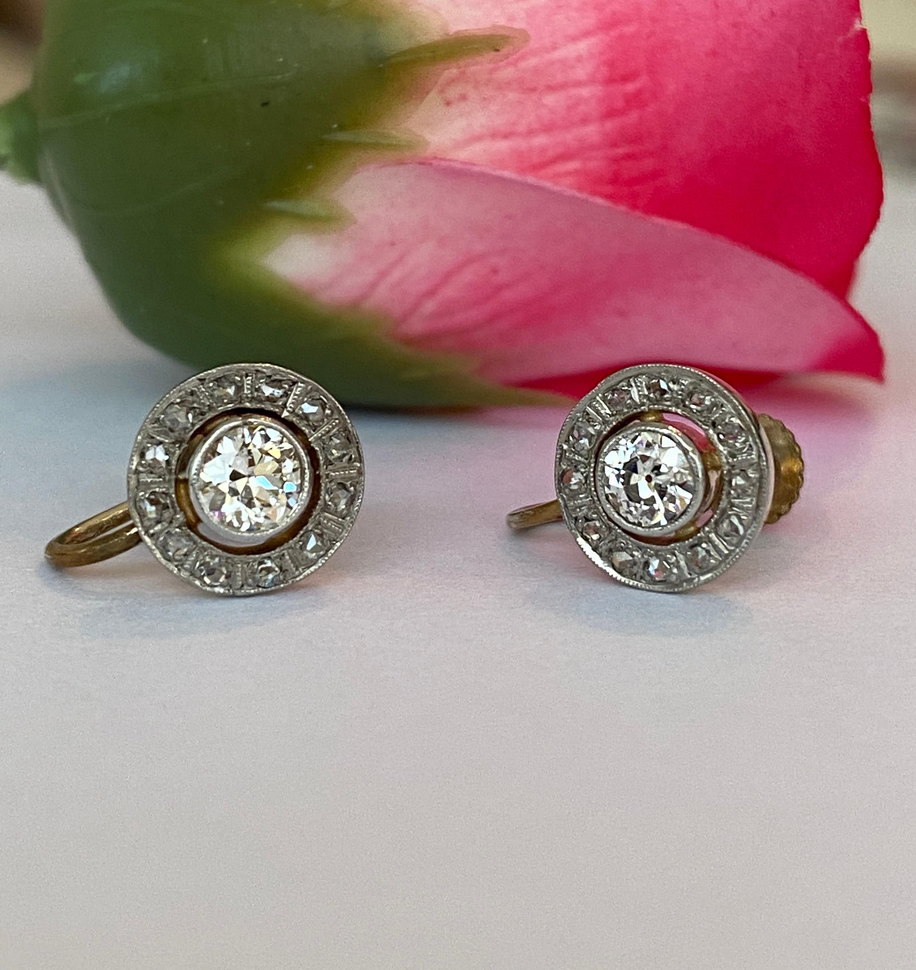 Early Victorian Antique 14 kt  Gold Halo Earrings with 0.74 ct Old-Cut Diamonds For Sale