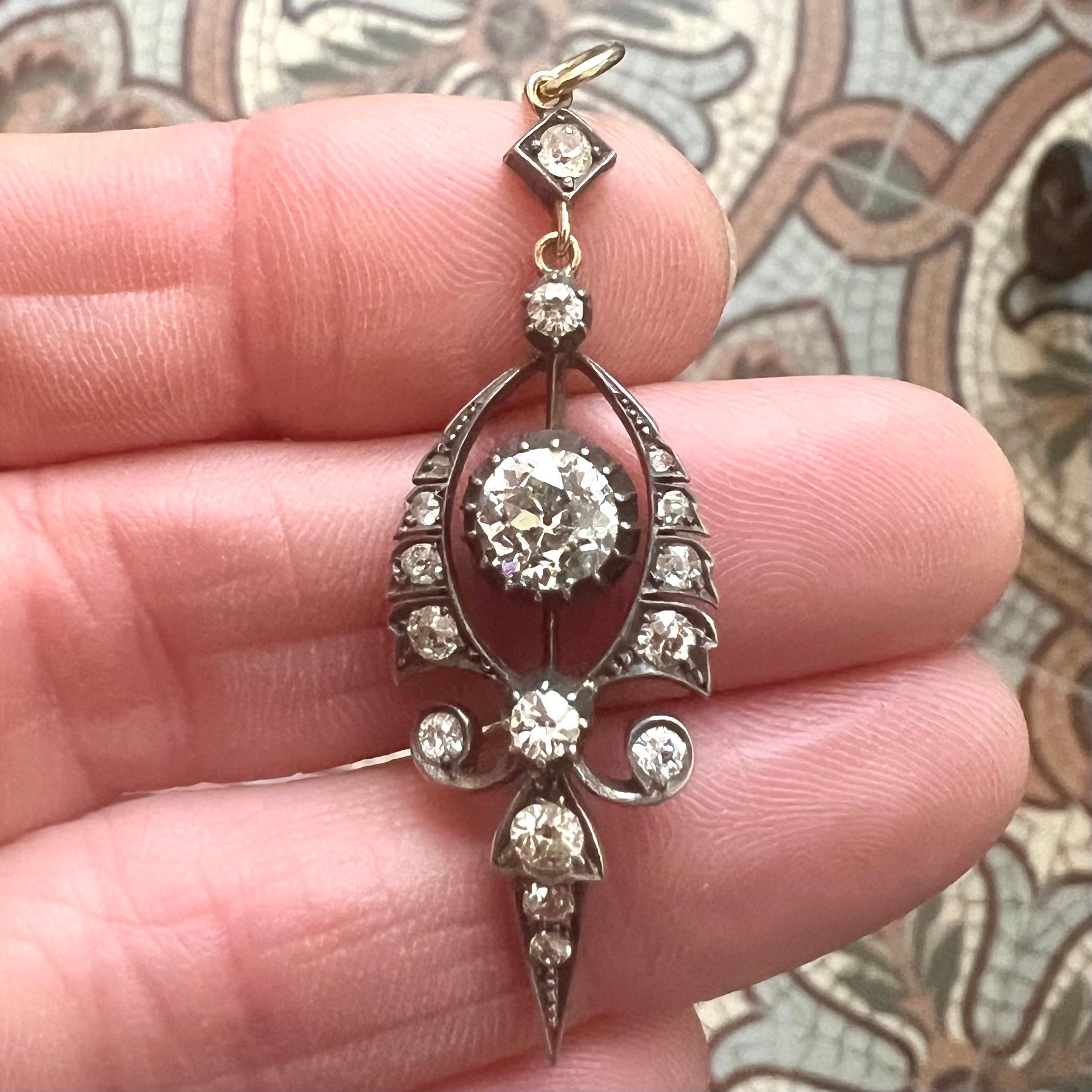 Taille vieille Europe Pendentif ancien en diamant de 1,40 carat, vers 1900 en vente