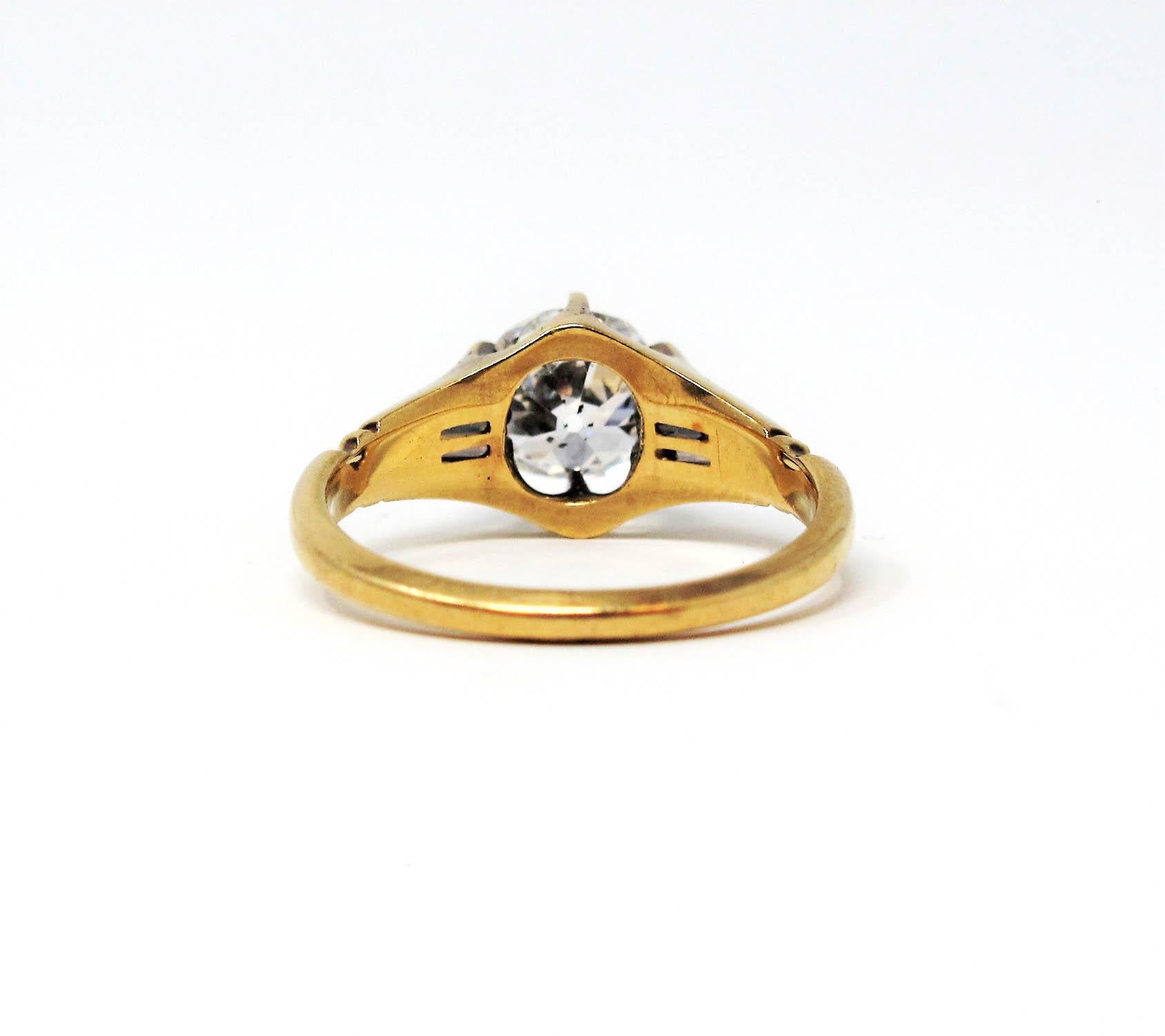 Women's Antique 1.40 Carat Old Mine Cut Diamond Solitaire 18 Karat Yellow Gold Ring For Sale