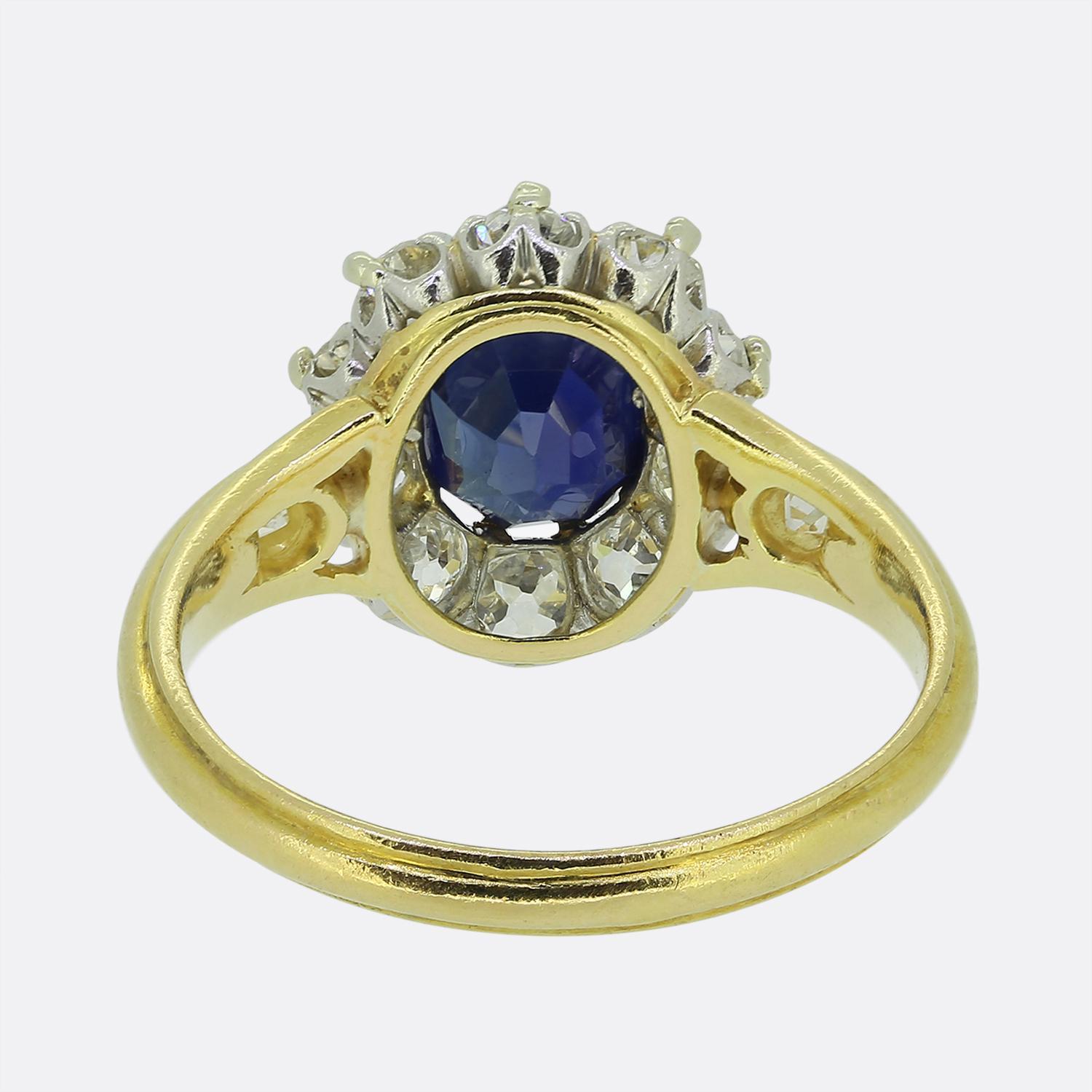 Anillo antiguo en racimo de zafiros y diamantes de 1,40 quilates Talla antigua en venta