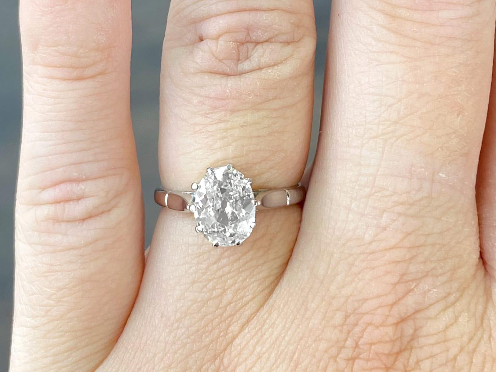 Old European Cut Antique 1.42 Carat Diamond and 18k White Gold Solitaire Ring For Sale