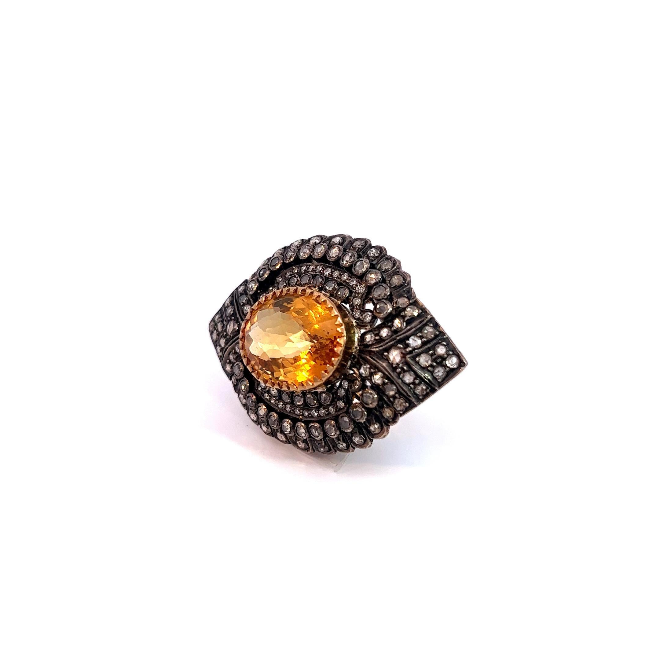 Taille ovale Bague ancienne en or 19 carats avec saphir jaune de 14,5 carats en vente