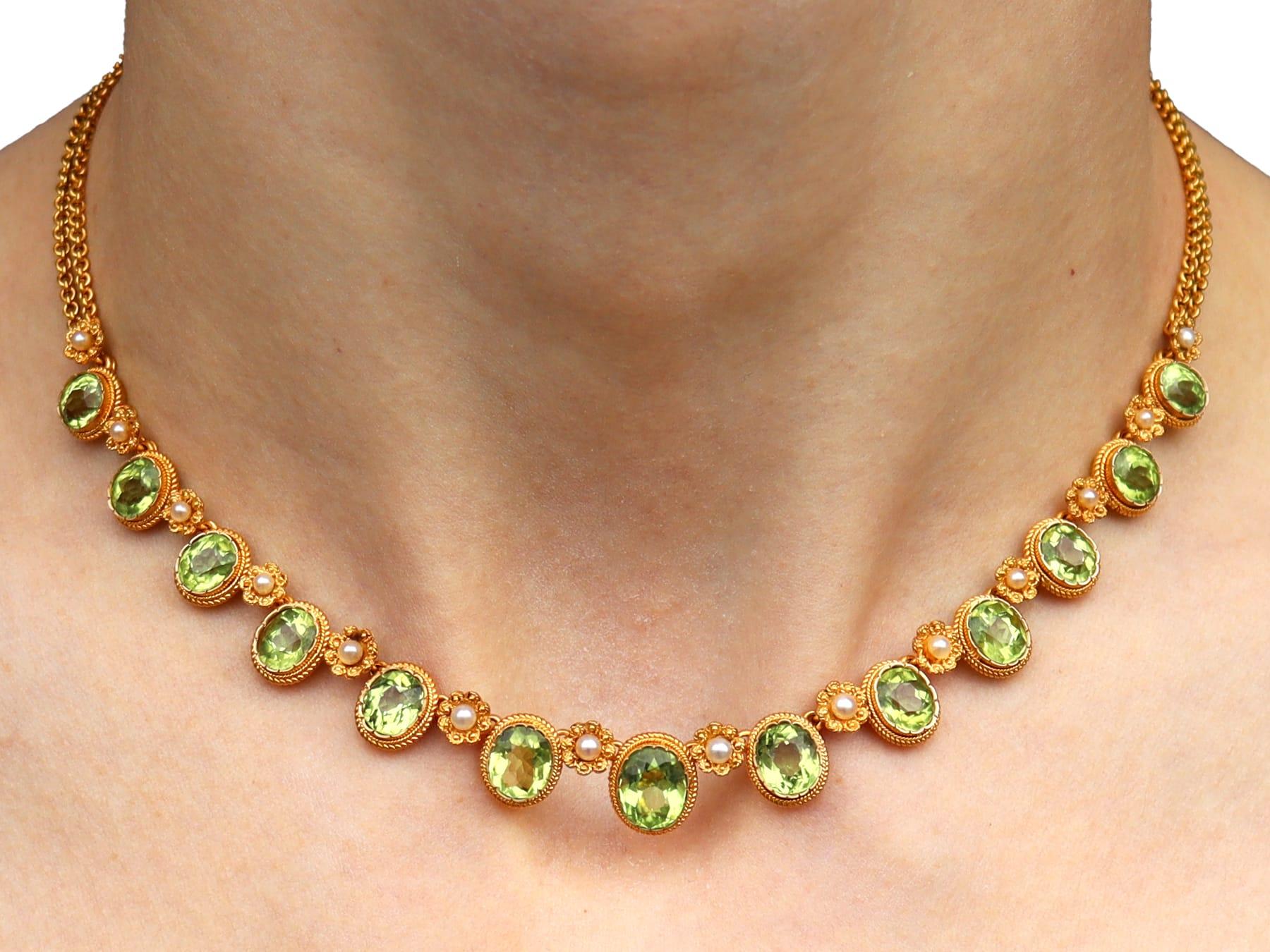 Antique 14.50 Carat Peridot and Pearl, 18k Yellow Gold Necklace Circa 1900 For Sale 5
