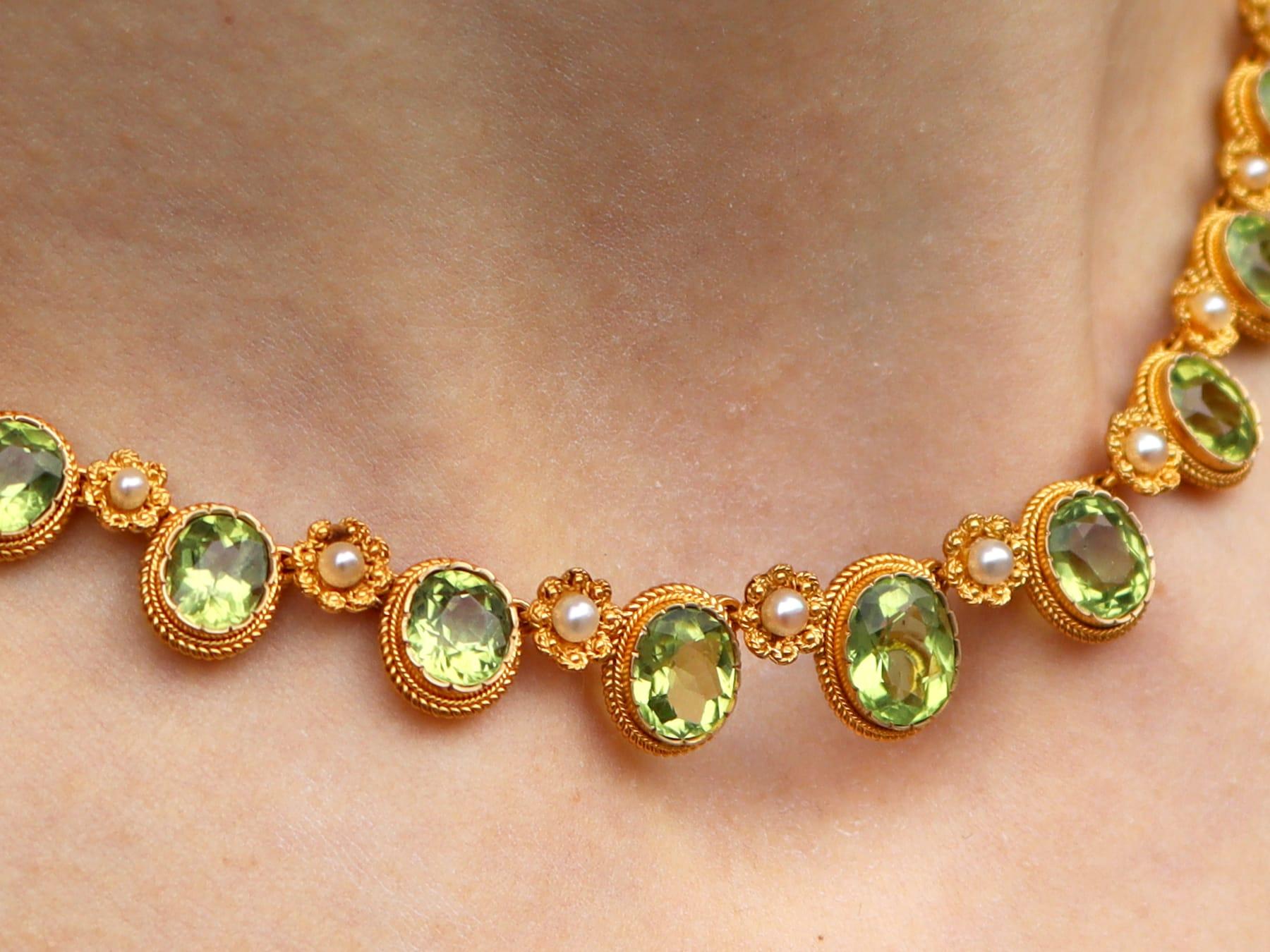 Antique 14.50 Carat Peridot and Pearl, 18k Yellow Gold Necklace Circa 1900 For Sale 6