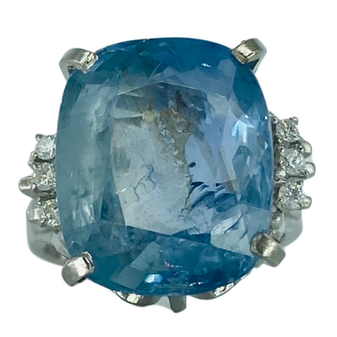 Antique 14.53 CARATS NO HEAT Burma Blue
Sapphire that is very translucent and medium
BLUE Color. Great looking piece and .30ct in
Si1 H Natural Diamonds. 14.83cts and just under
15ct total. Large Natural Gem Sapphire and NO
HEAT from BURMA which is
