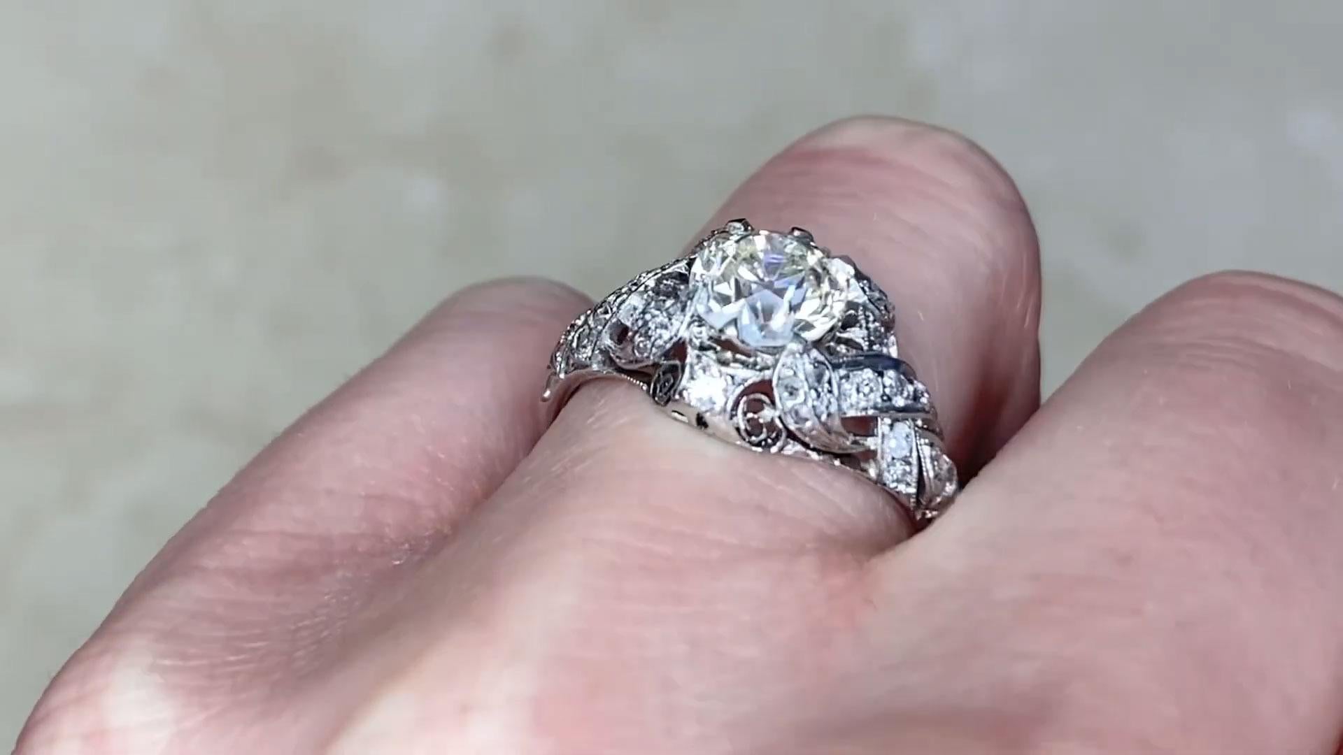 Taille vieille Europe Bague de fiançailles ancienne en platine avec diamant taille européenne ancienne (environ 1,40 carat) en vente
