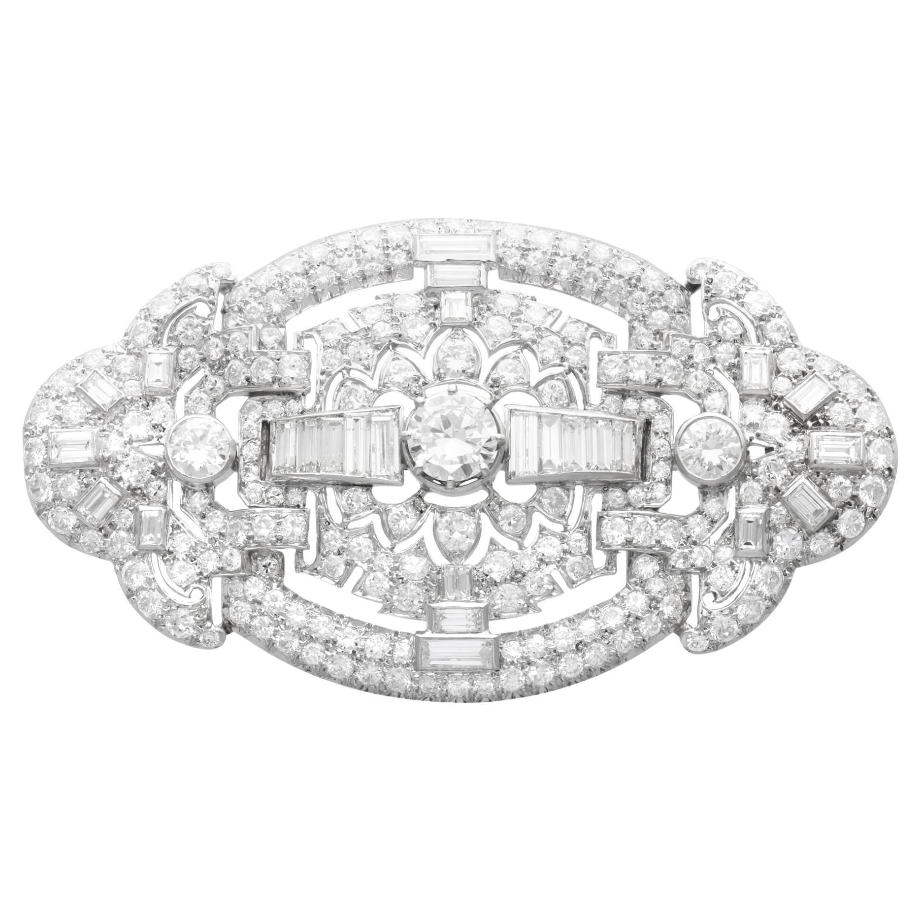 Broche ancienne en platine et diamants 14,84 carats, c. 1920