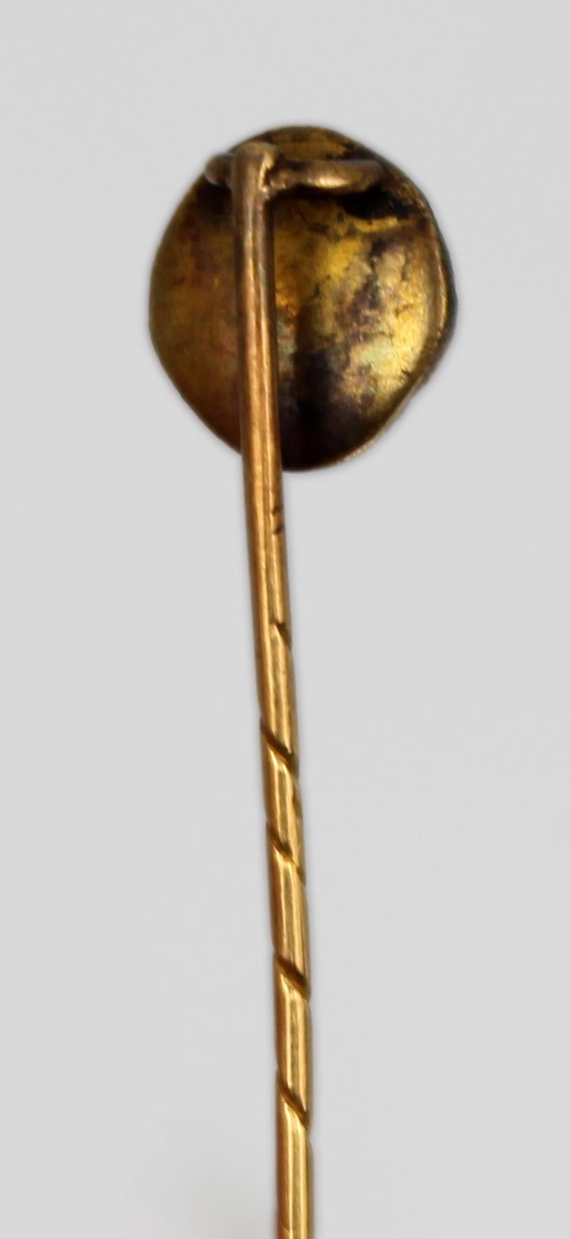 Antica spilla a bastone in oro 14ct e 20ct - motivo a maschera classica, 1880 ca. in vendita 1