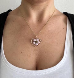 Colgante o broche antiguo con forma de corazón y flor, de oro de 14 quilates, diamantes y esmalte rosa