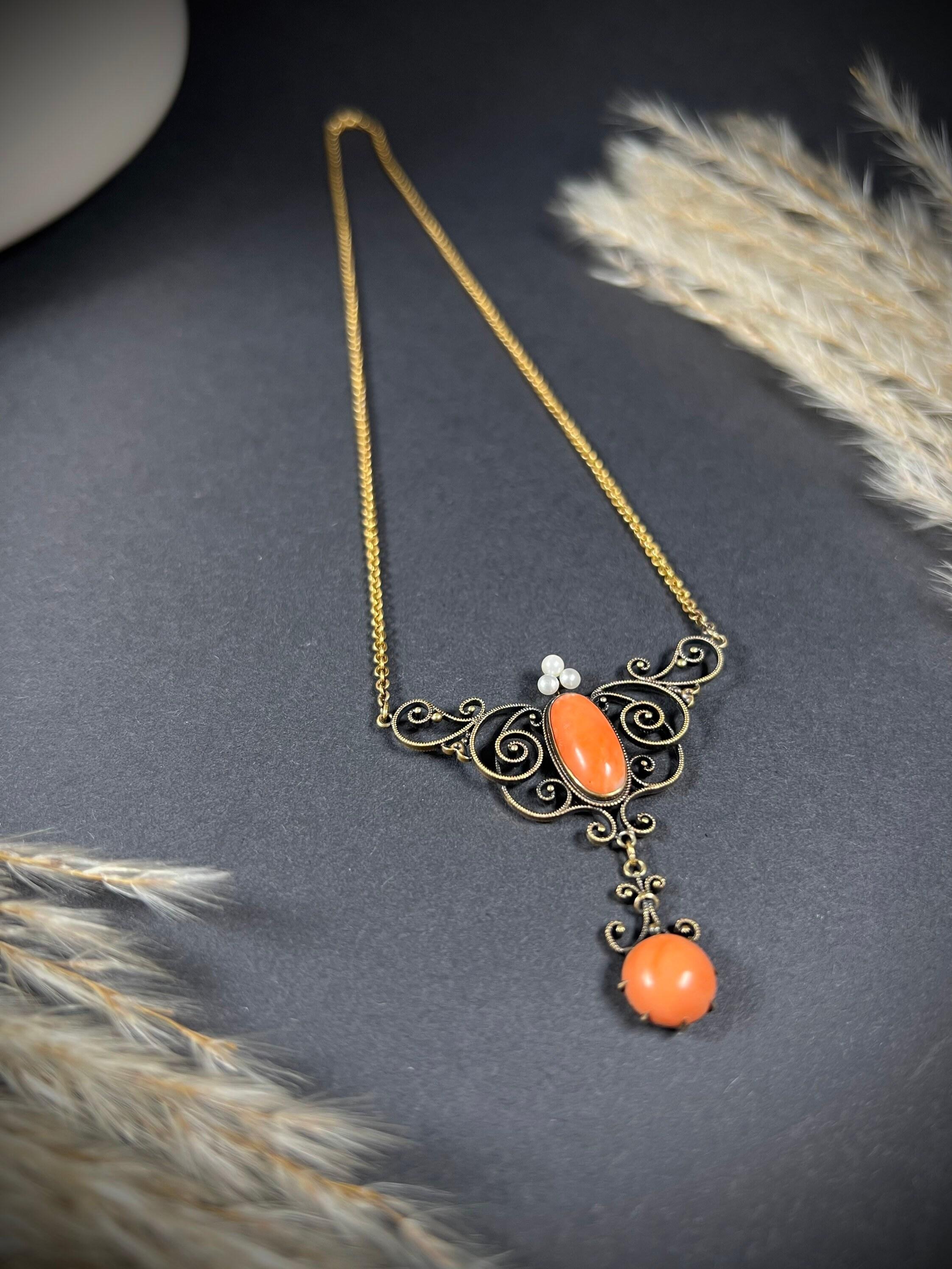 Antique 14ct Gold Art Nouveau Coral Pendant Necklace In Good Condition For Sale In Brighton, GB