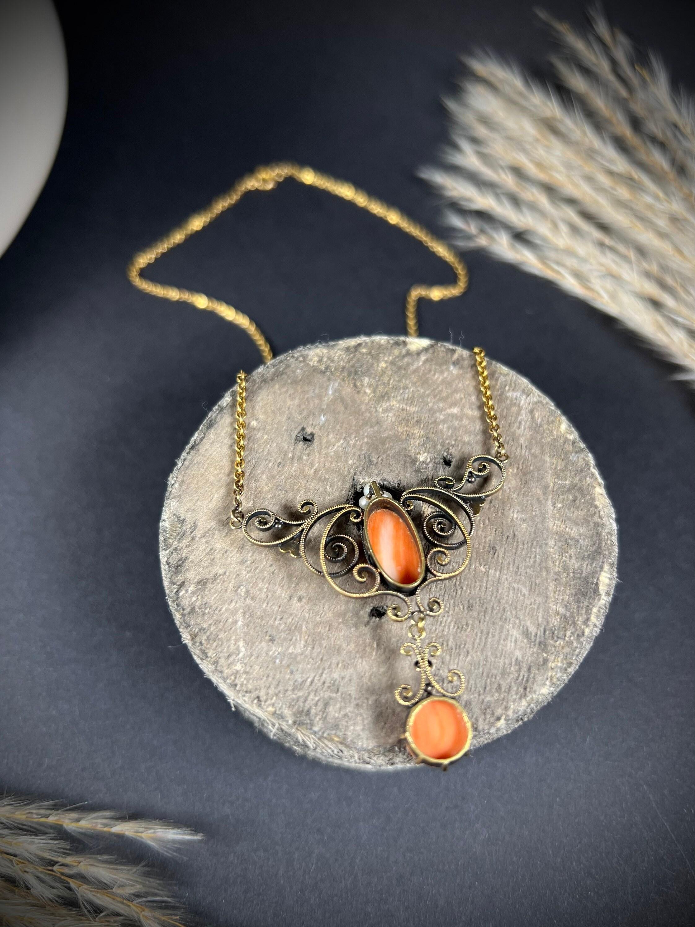 Women's or Men's Antique 14ct Gold Art Nouveau Coral Pendant Necklace For Sale