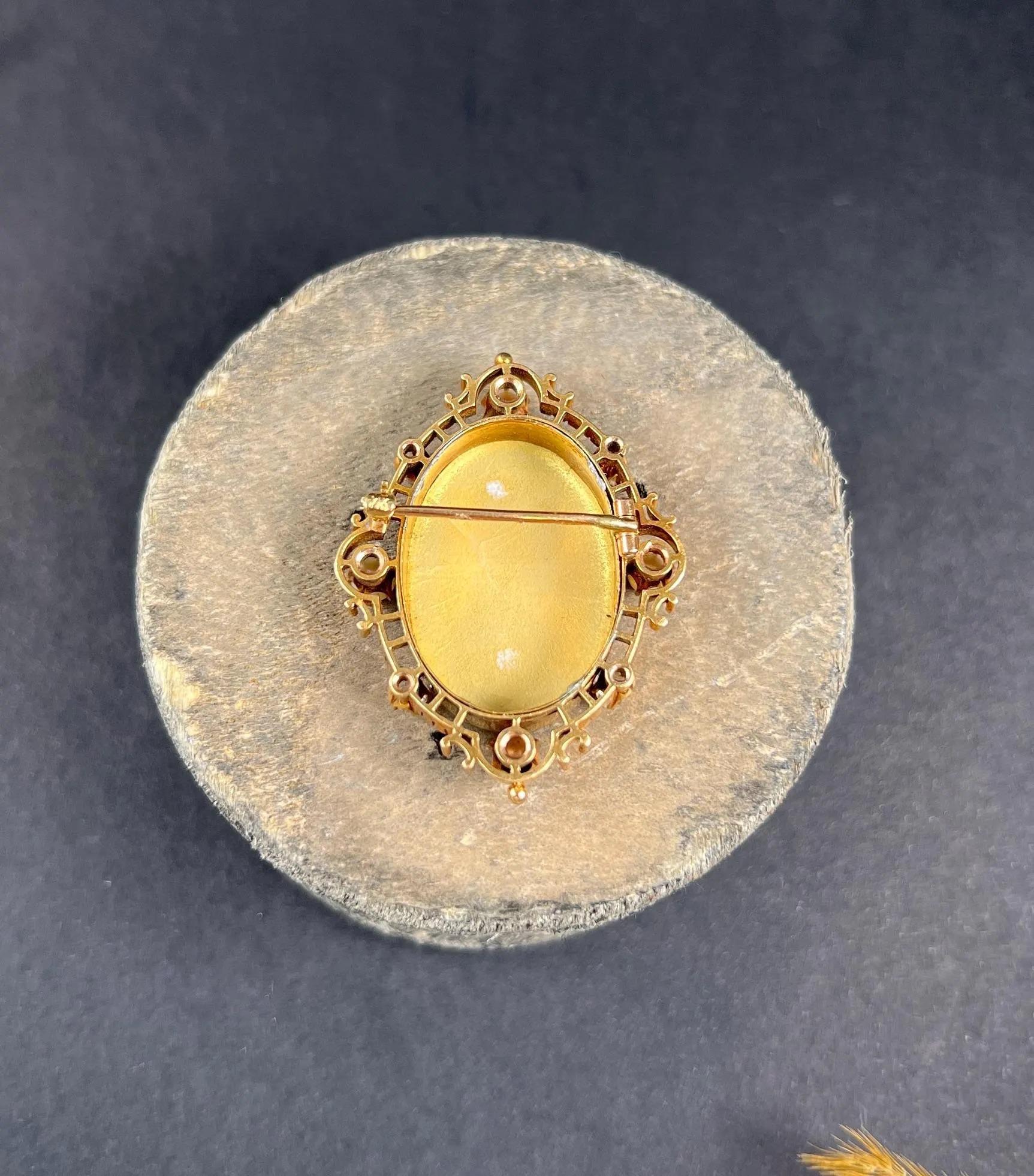 Antique 14ct Gold, Early Victorian Enamel, Pearl, Diamond Venus & Cupid Brooch For Sale 3