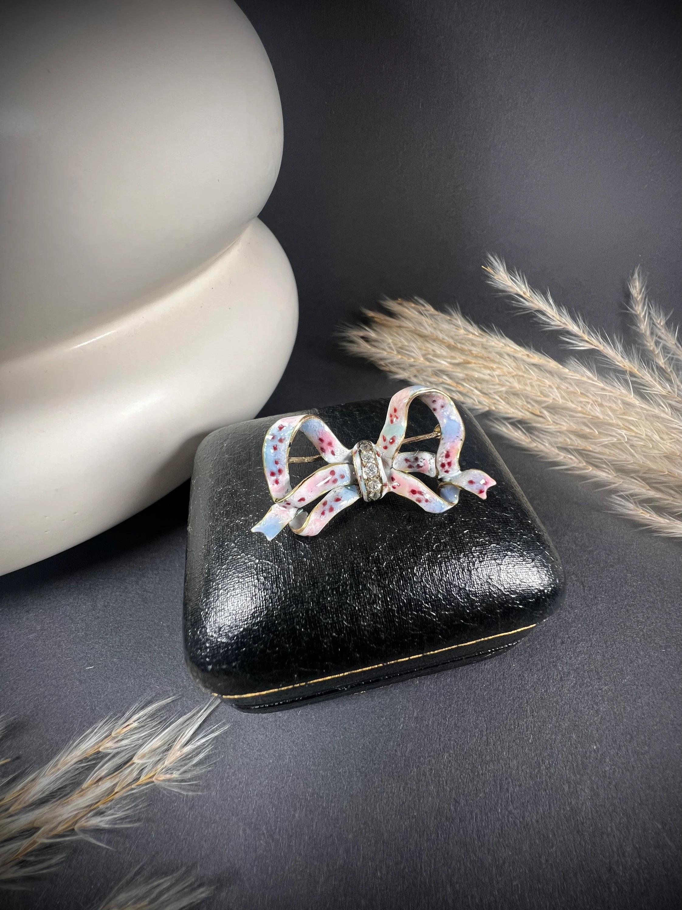 Antique 14ct Gold Edwardian Floral Enamel & Diamond Bow Brooch In Good Condition For Sale In Brighton, GB