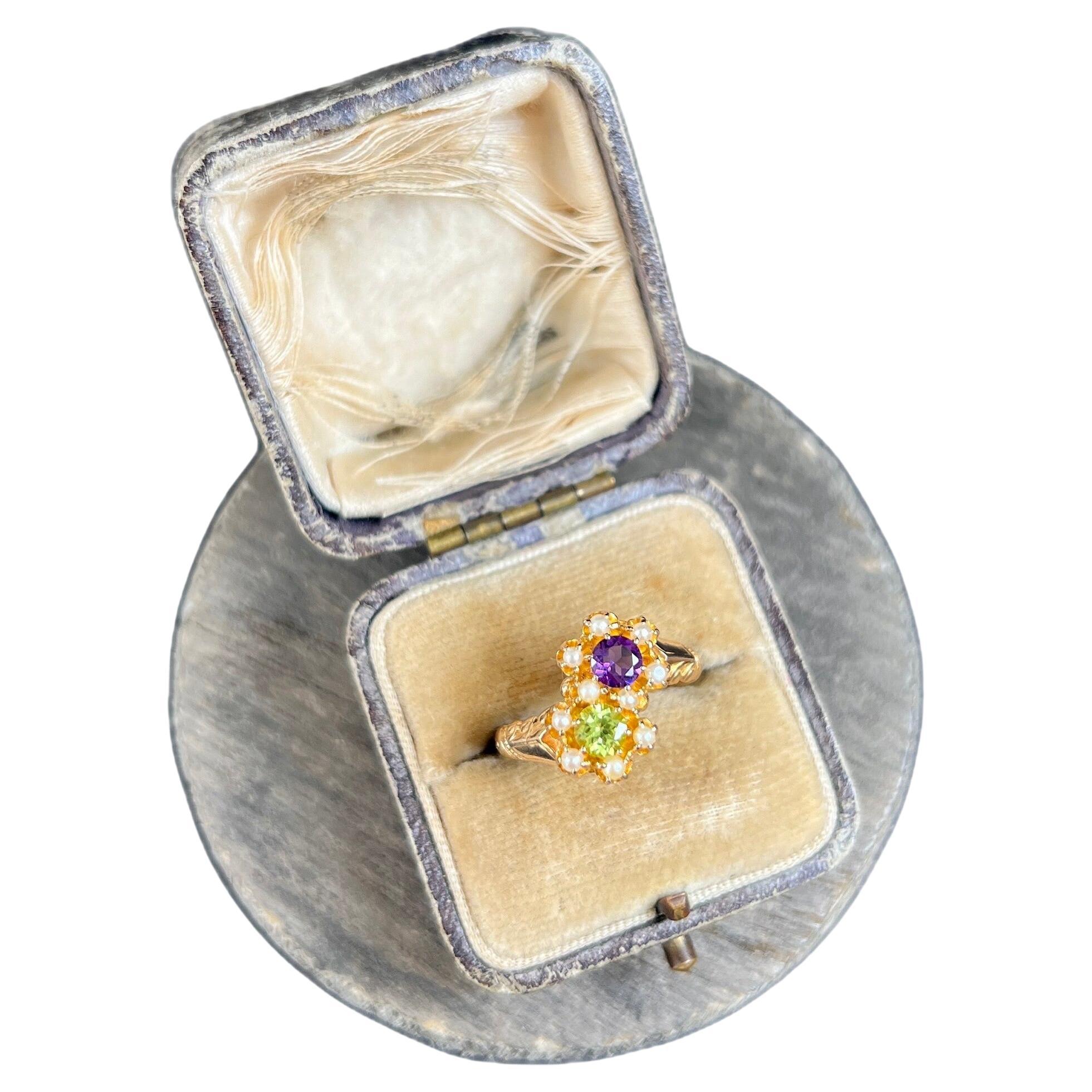 Anillo Sufragista Antiguo de Oro Rosa de 14 ct Amatista, Perla y Peridoto Doble Margarita