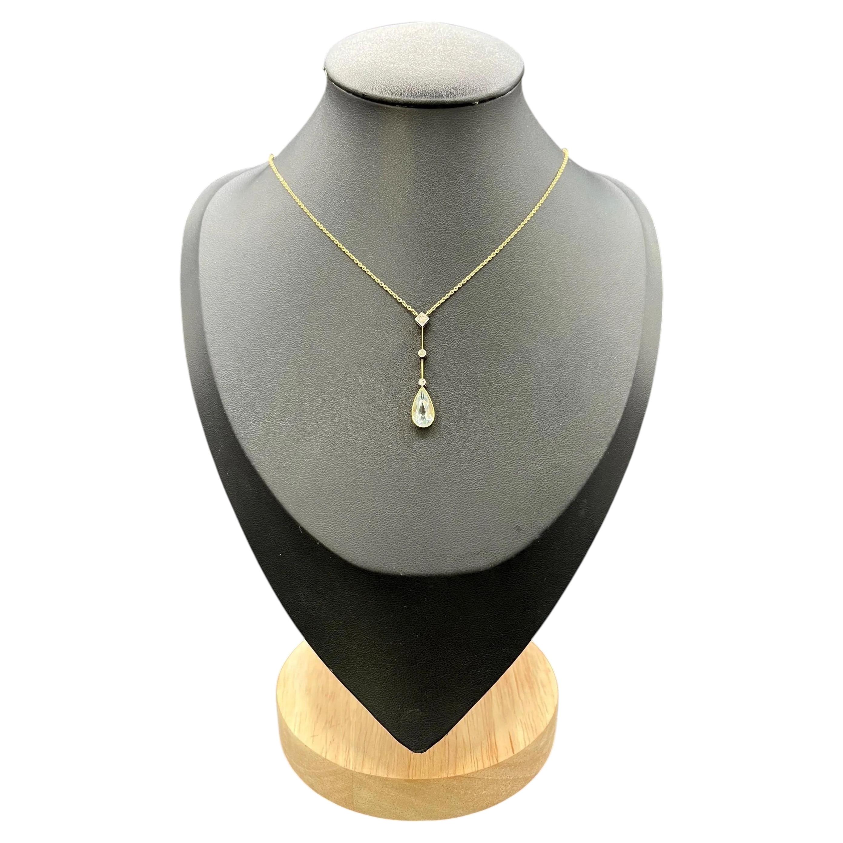 What does a pendant symbolize?