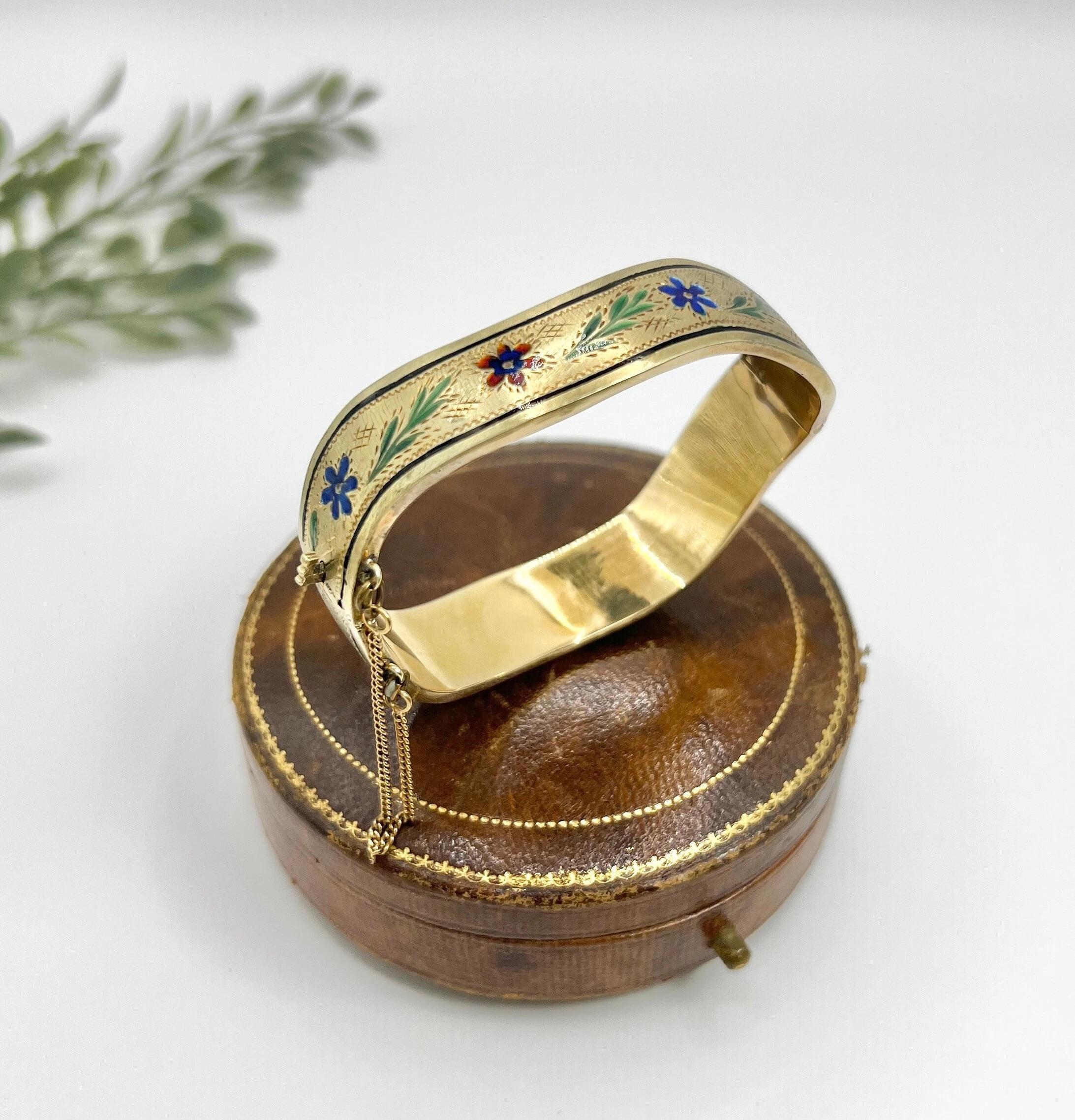 Antiker Blumenarmreif aus 14 Karat Gelbgold, edwardianische Emaille, Wellenförmiger Armreif im Zustand „Gut“ im Angebot in Brighton, GB