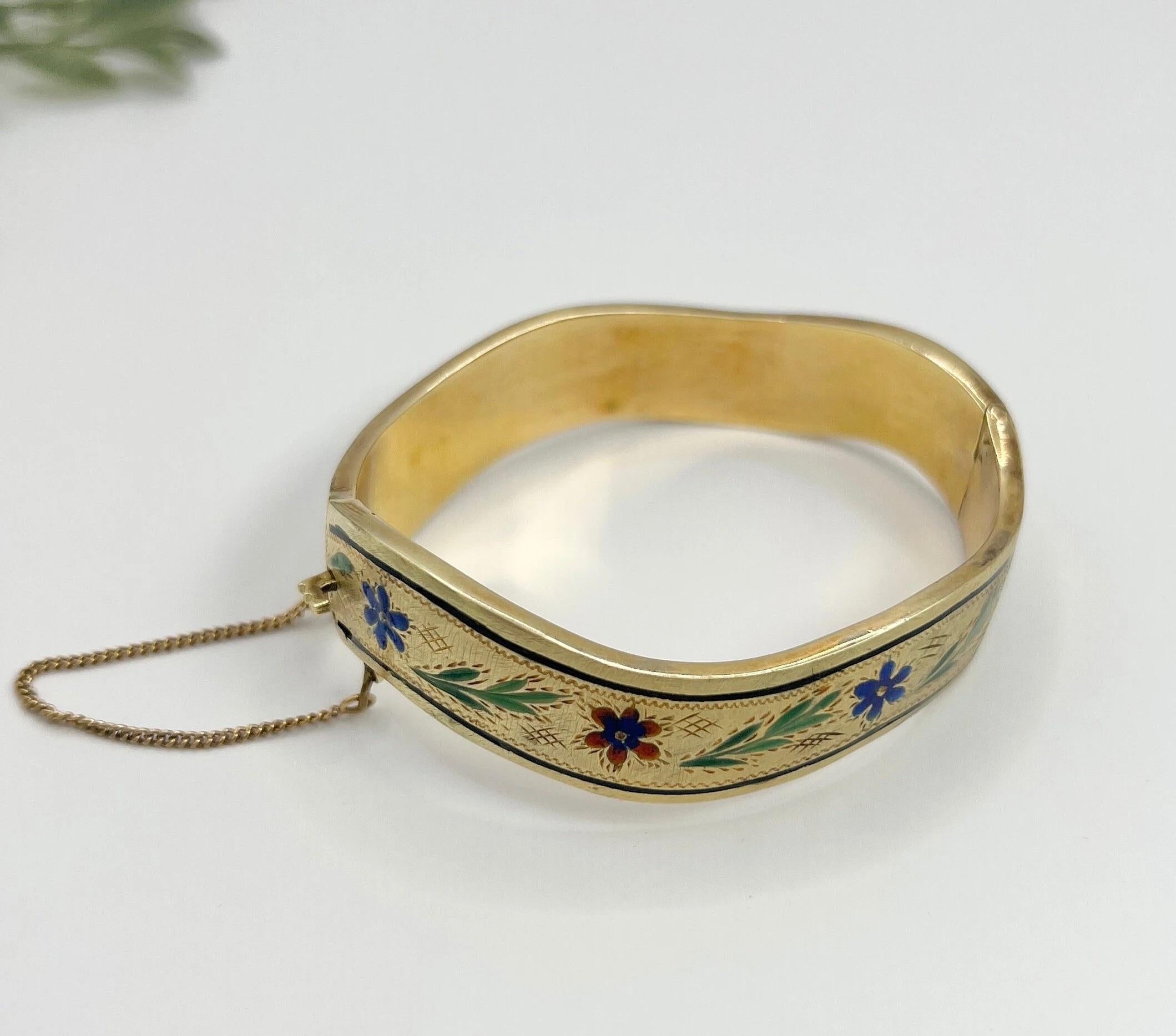 Antiker Blumenarmreif aus 14 Karat Gelbgold, edwardianische Emaille, Wellenförmiger Armreif im Angebot 1