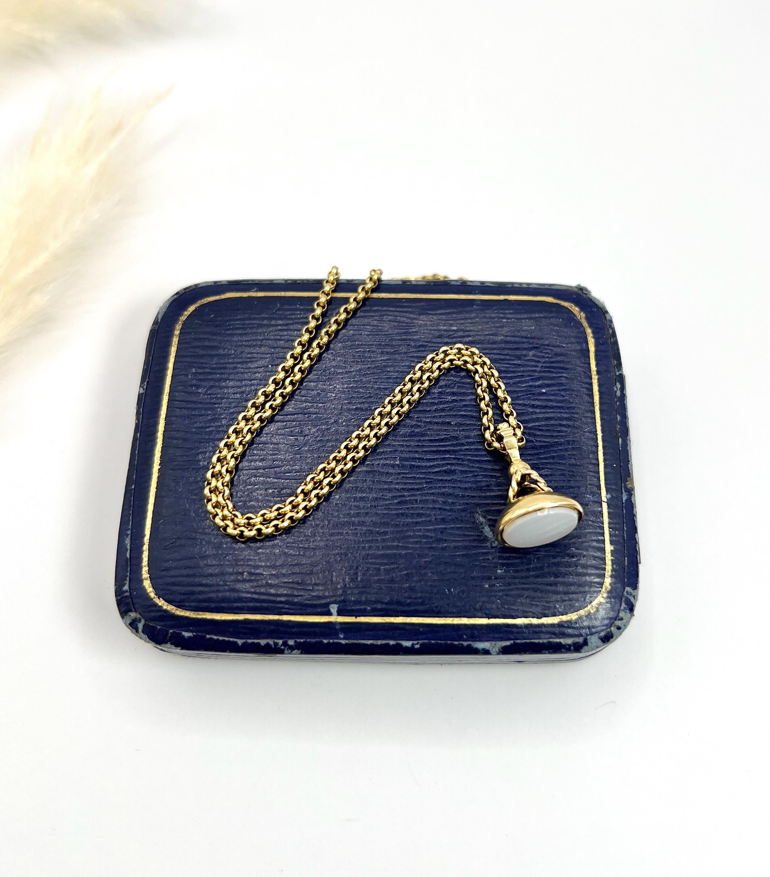 Pendentif breloque édouardienne ancienne en or jaune 14 carats avec sceau en sardonyx en vente 4