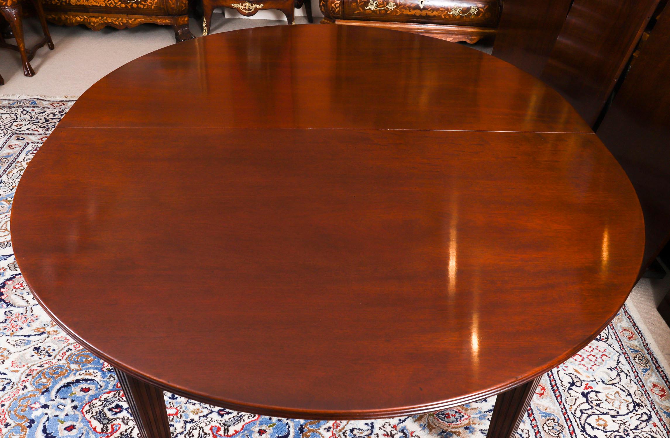 Antique 14ft Flame Mahogany Telescopic Extending Dining Table 19th Century For Sale 9