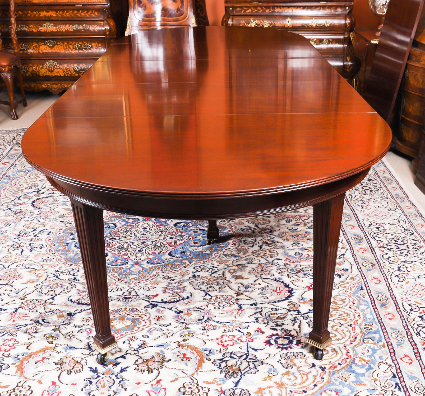 Antique 14ft Flame Mahogany Telescopic Extending Dining Table 19th Century For Sale 10