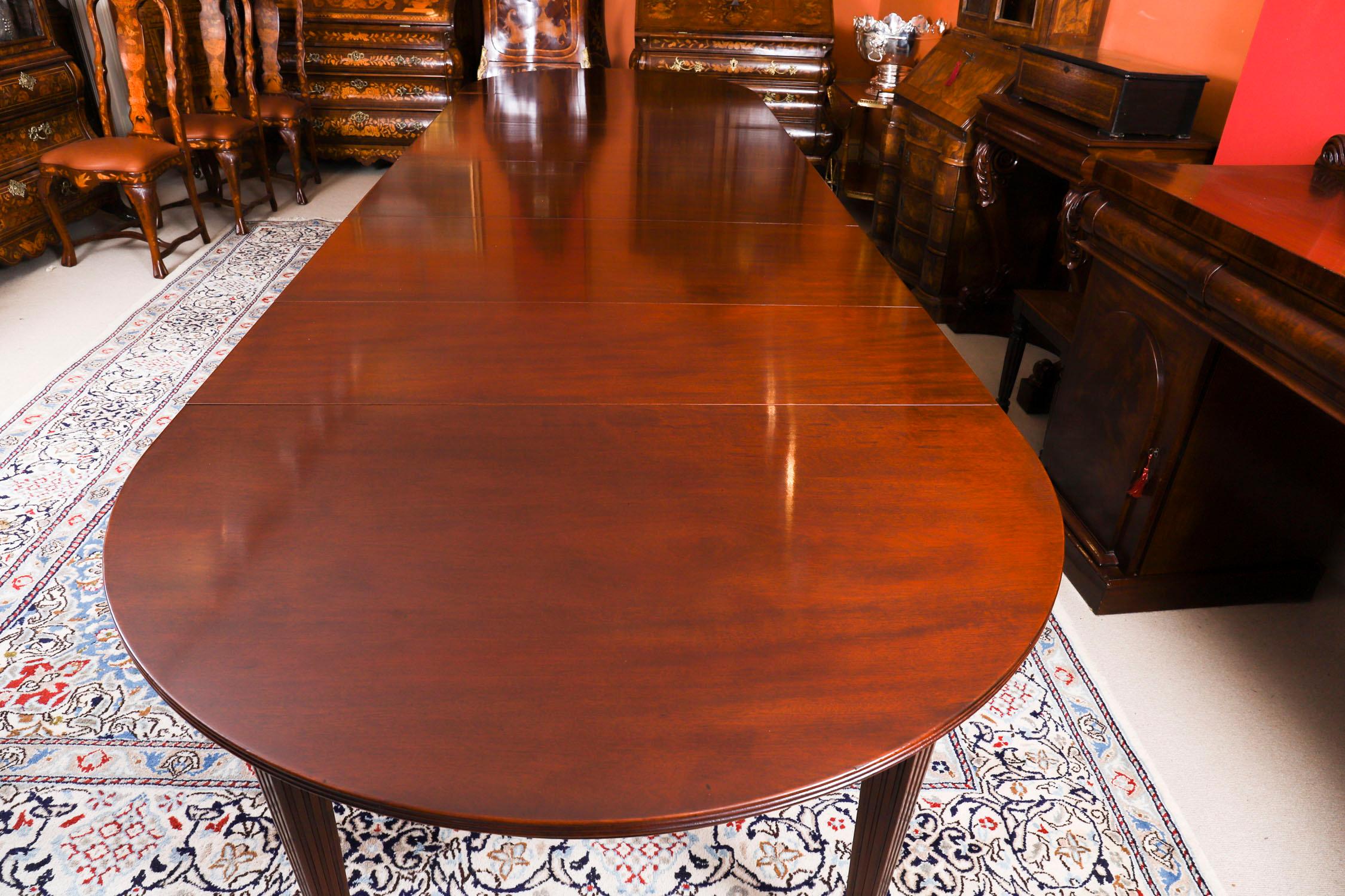 Antique 14ft Flame Mahogany Telescopic Extending Dining Table 19th Century For Sale 1