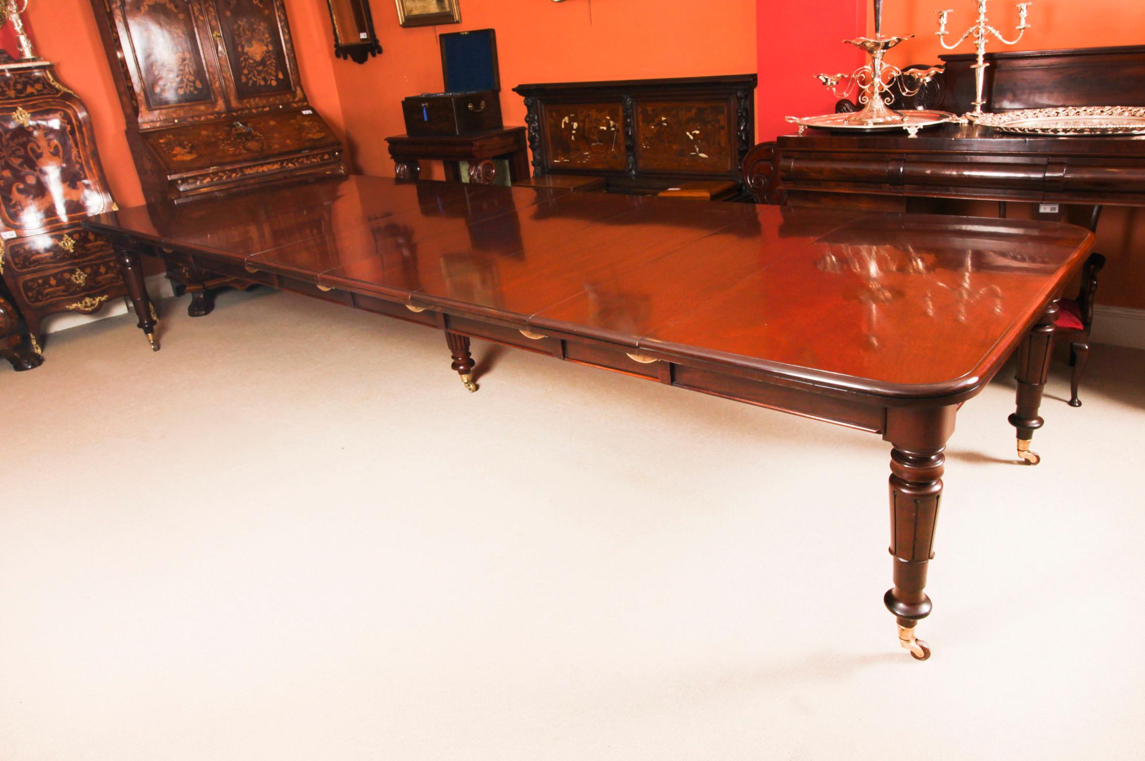Ancienne table de salle à manger William IV 19ème siècle & 16 chaises à dossier ballon Bon état - En vente à London, GB