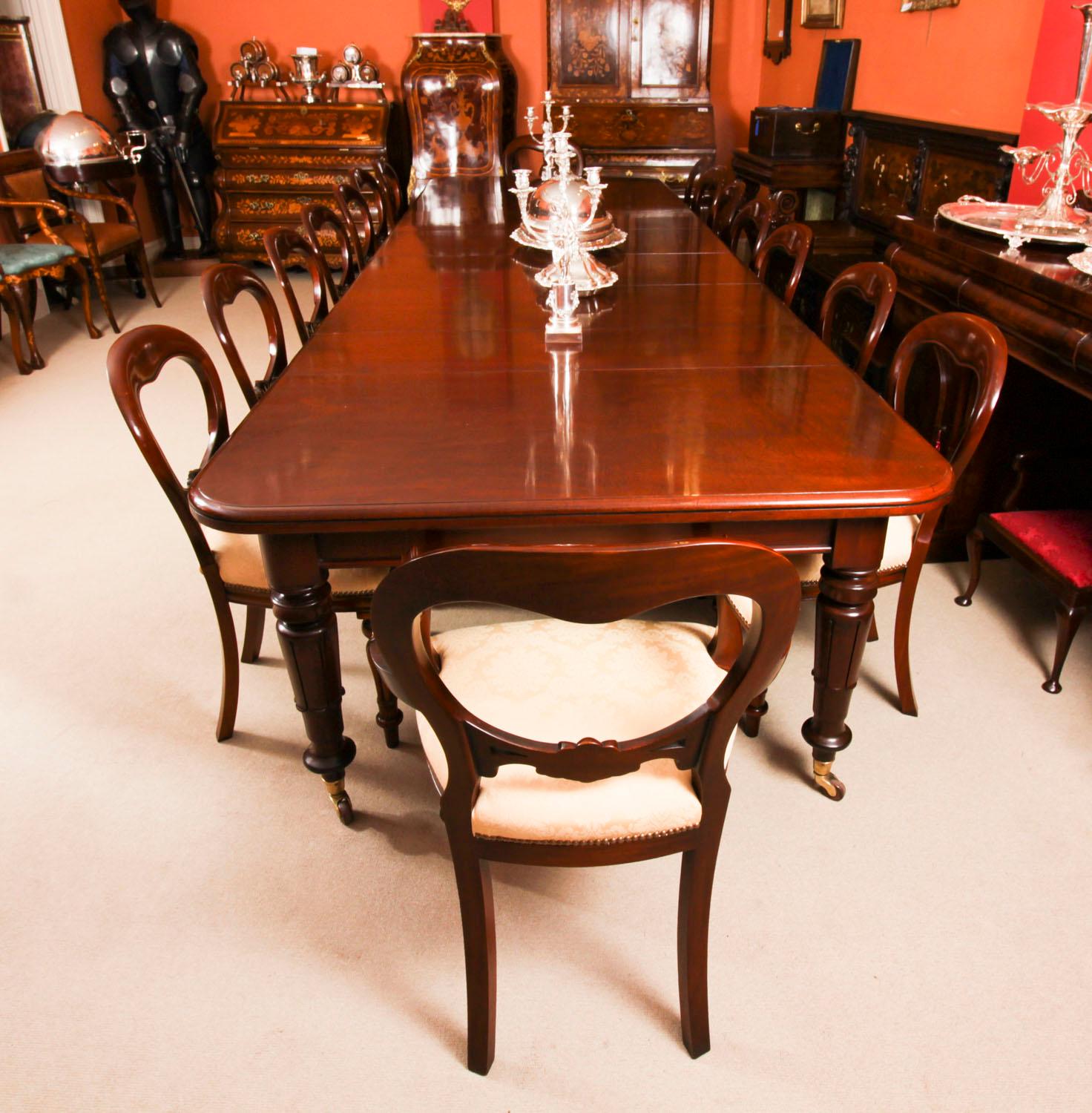 Milieu du XIXe siècle Ancienne table à manger à rallonge William IV 14 ft 6