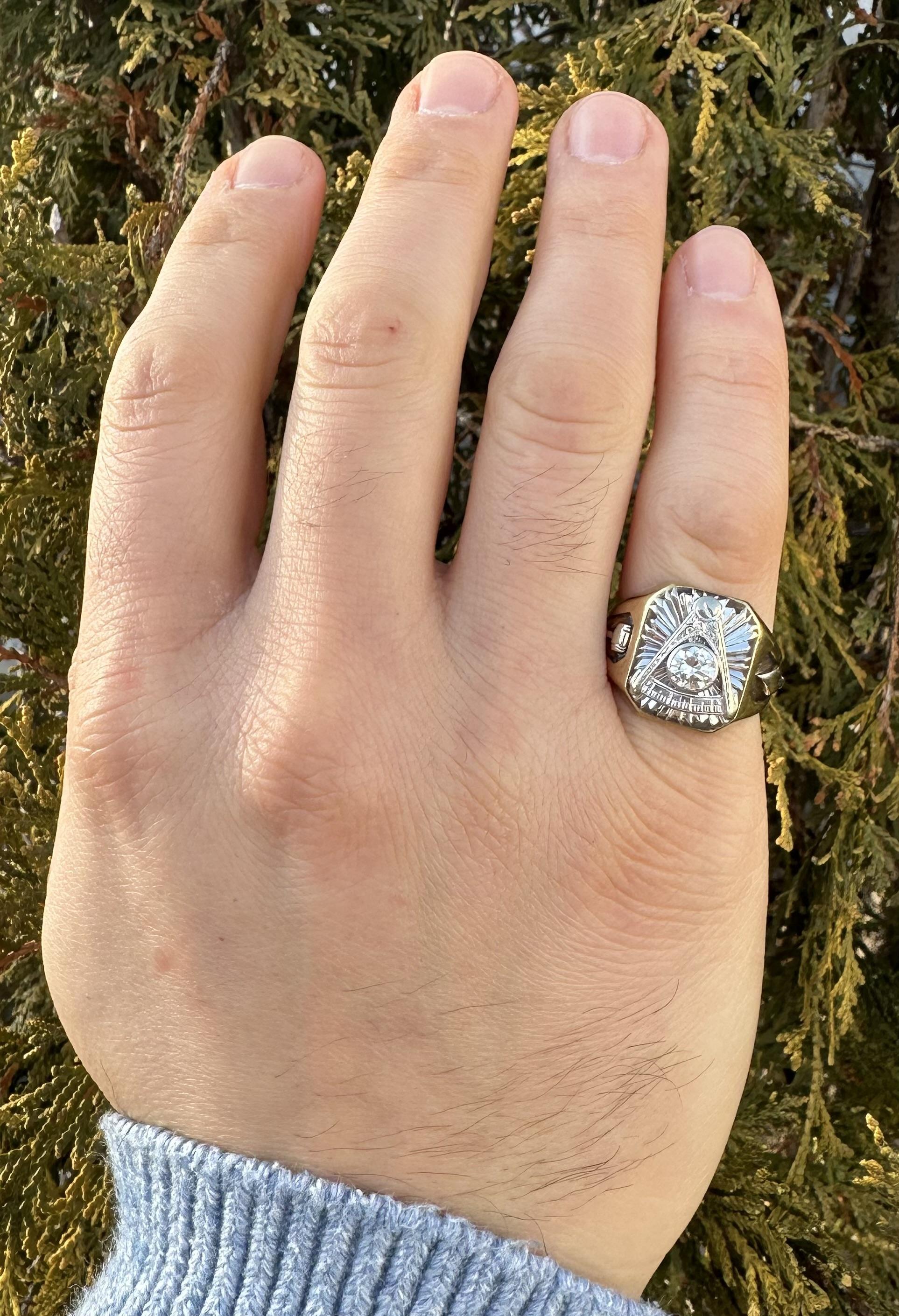 Antique 14k Gold 0.56ct Old European Diamond Engraved 1938 Masonic Ring For Sale 1