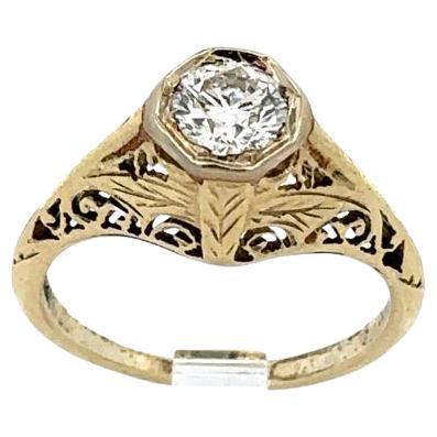 Bague de fiançailles filigrane ancienne en or 14 carats avec diamant taille transitionnelle ancienne de 0,58 carat en vente
