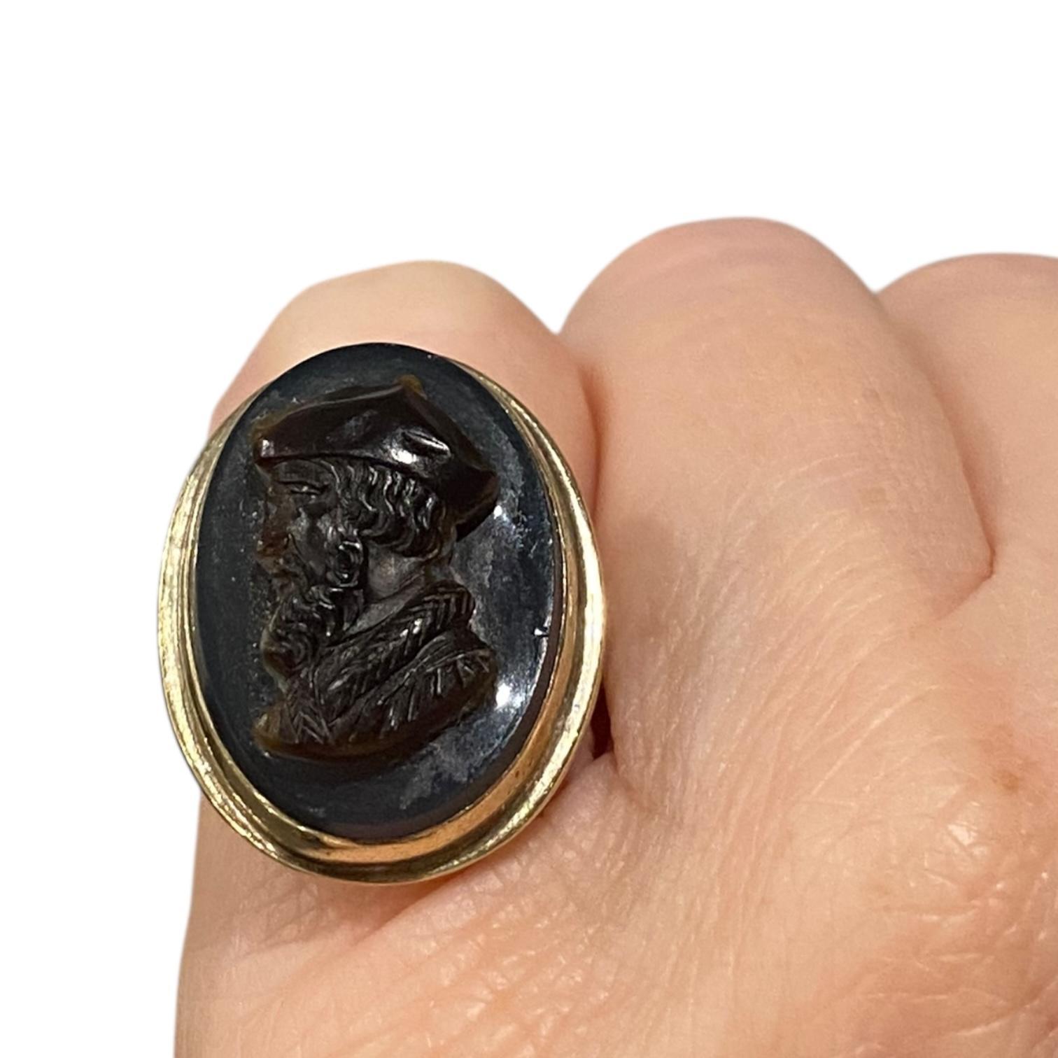 Bague ancienne en or 14K avec camée en agate en vente 5