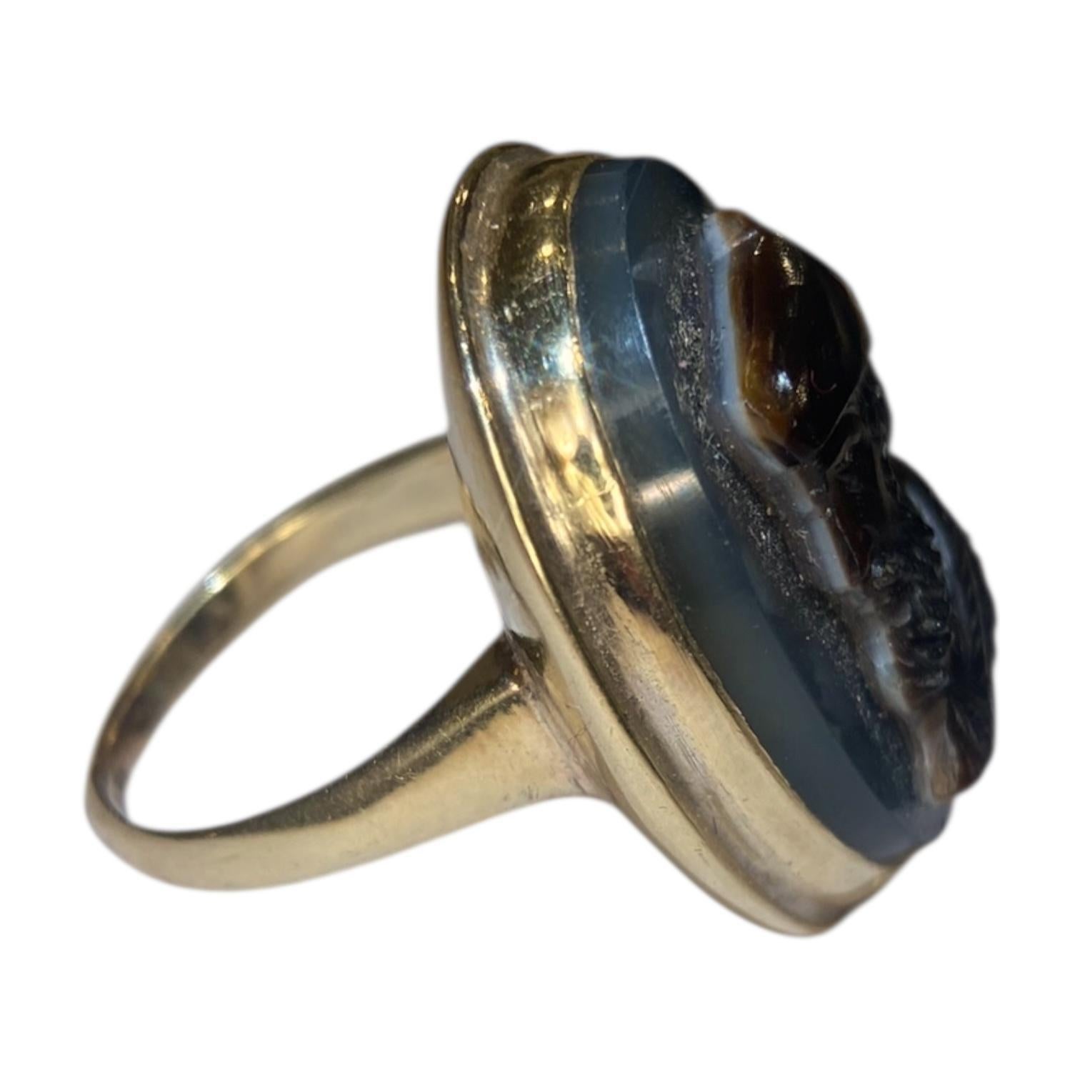 Bague ancienne en or 14K avec camée en agate Unisexe en vente
